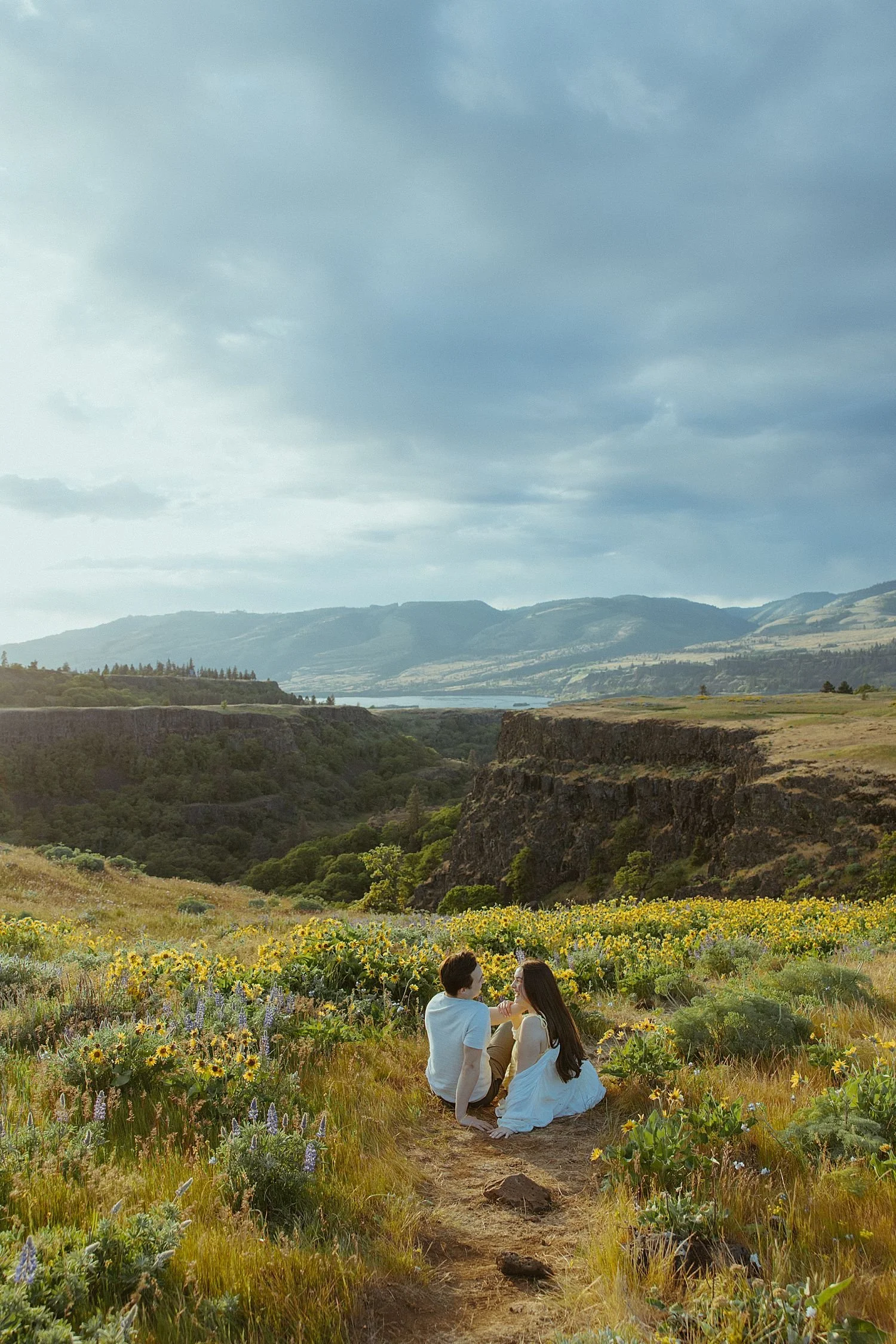 rowena-crest-wildflower-engagement-photos_1732.jpg