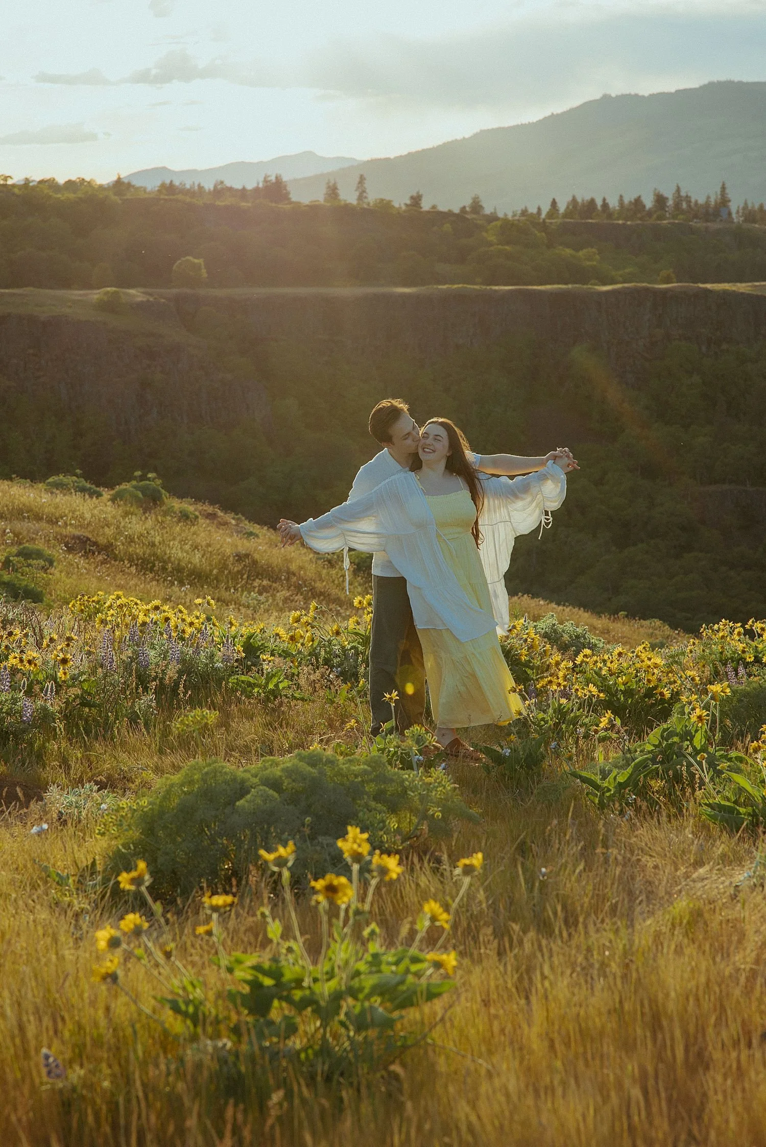 rowena-crest-wildflower-engagement-photos_1738.jpg