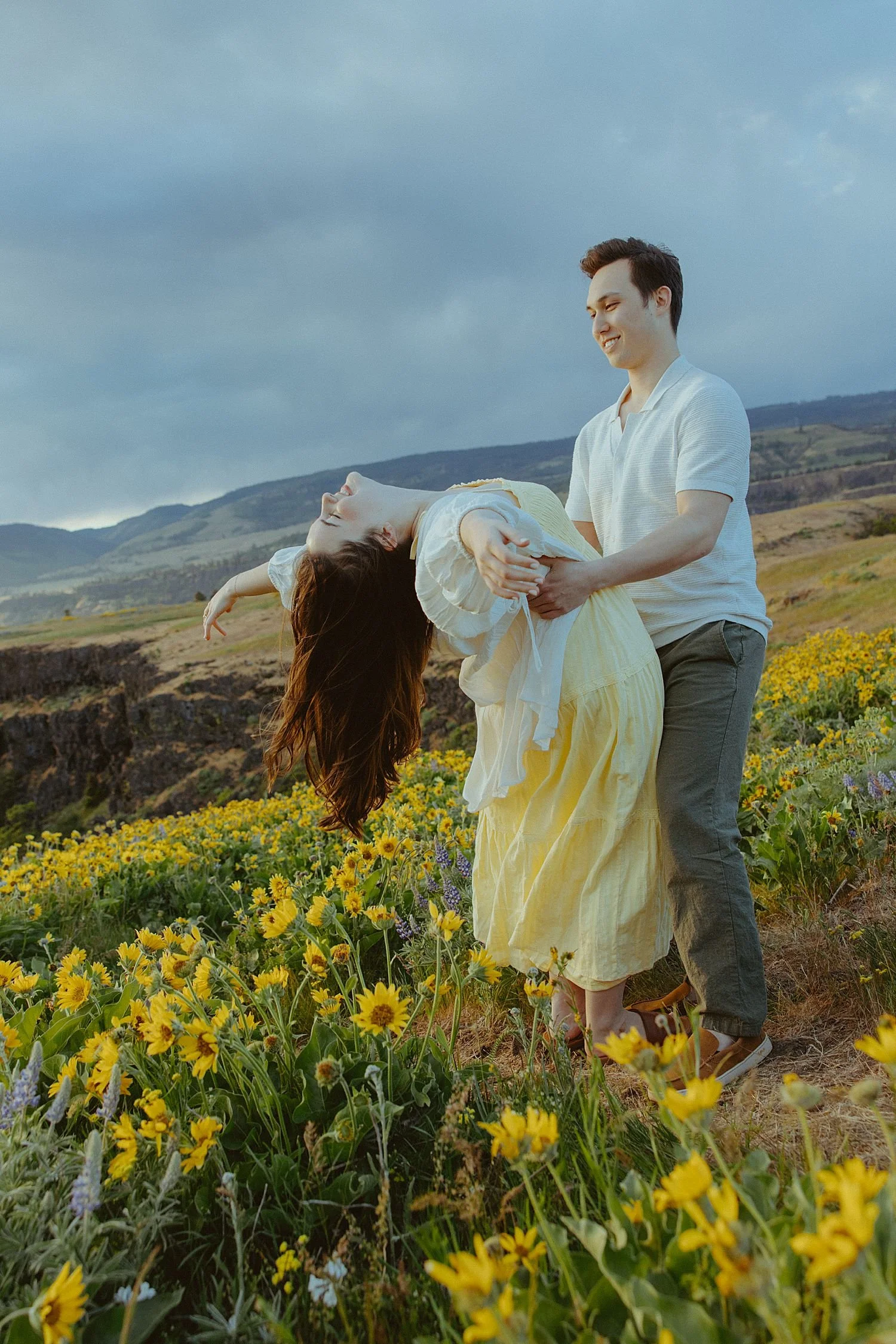 rowena-crest-wildflower-engagement-photos_1739.jpg