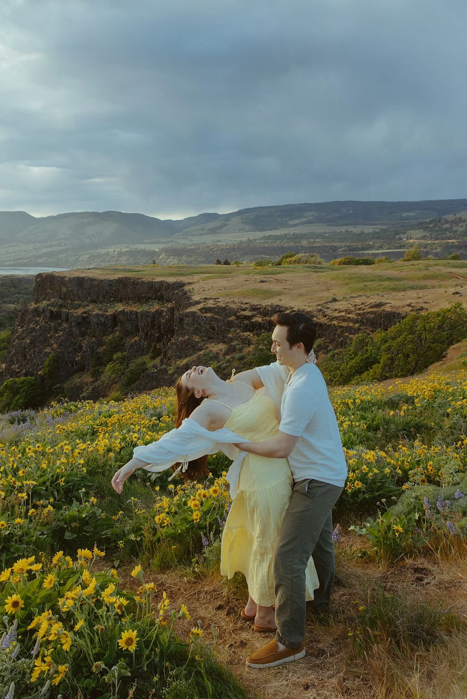 rowena-crest-wildflower-engagement-photos_1740.jpg