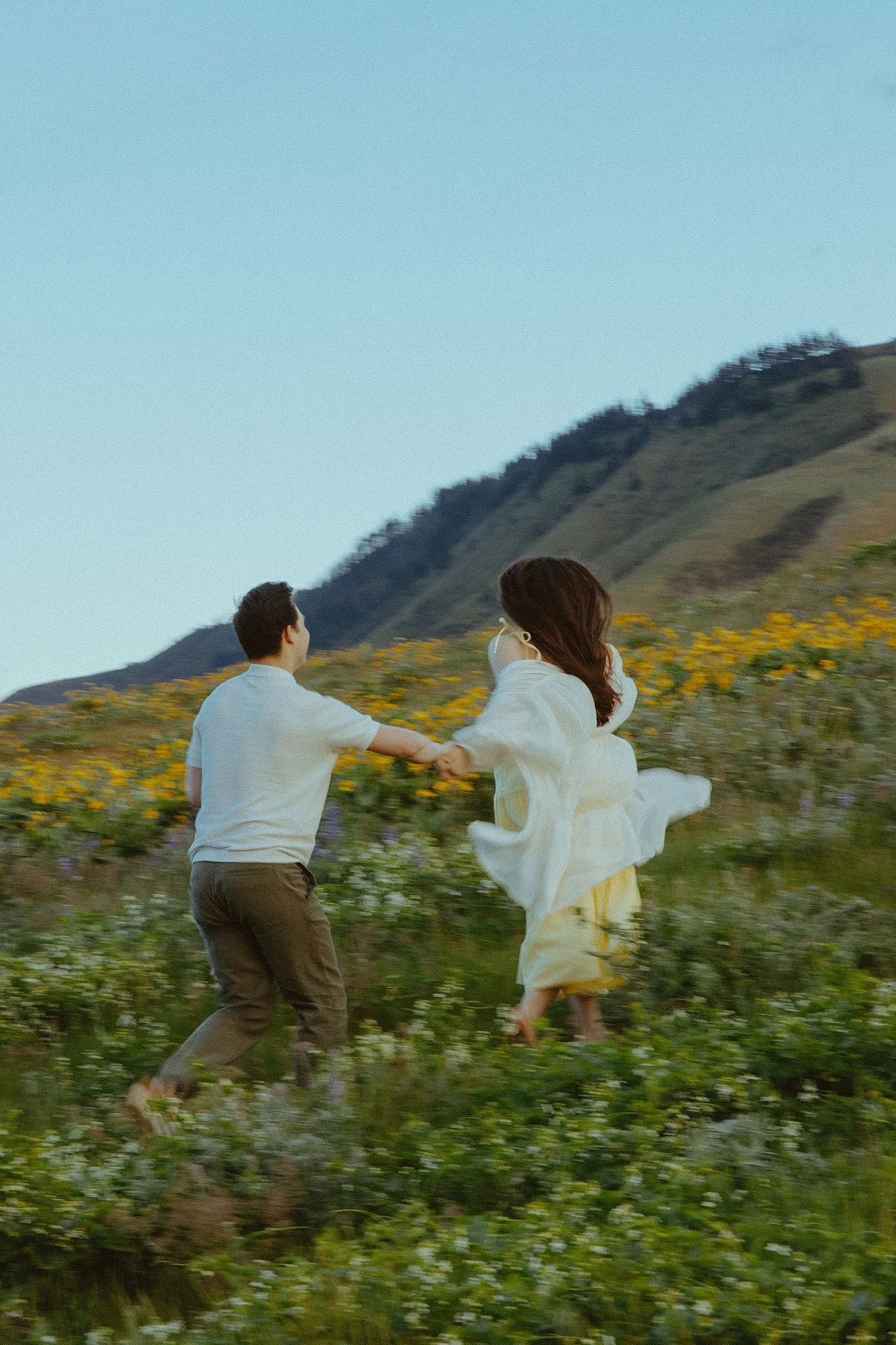 rowena-crest-wildflower-engagement-photos_1747.jpg