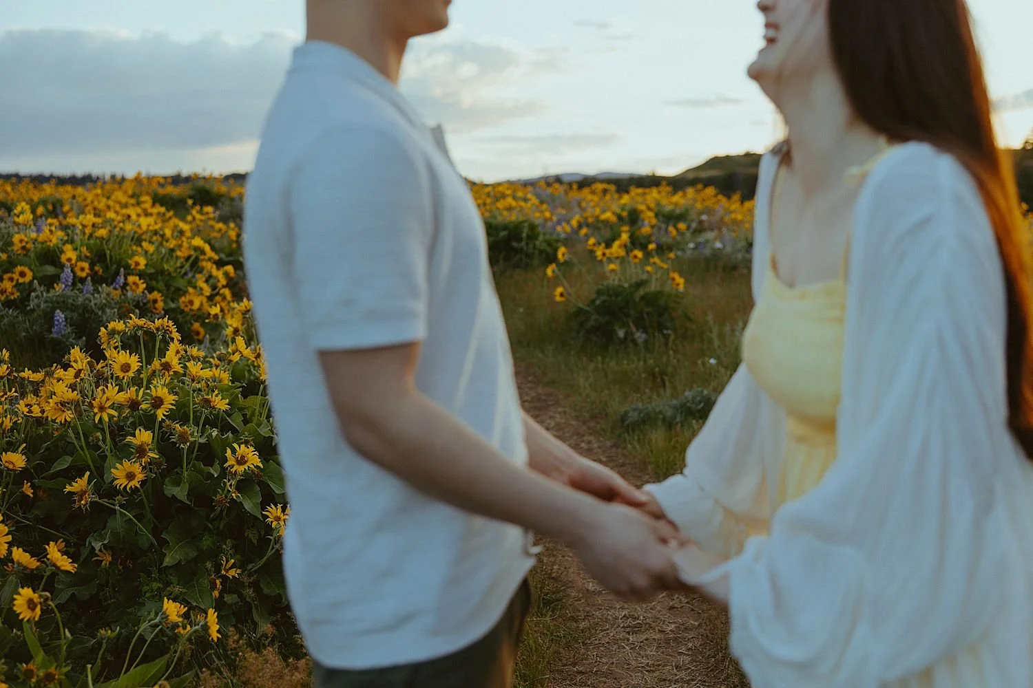rowena-crest-wildflower-engagement-photos_1751.jpg