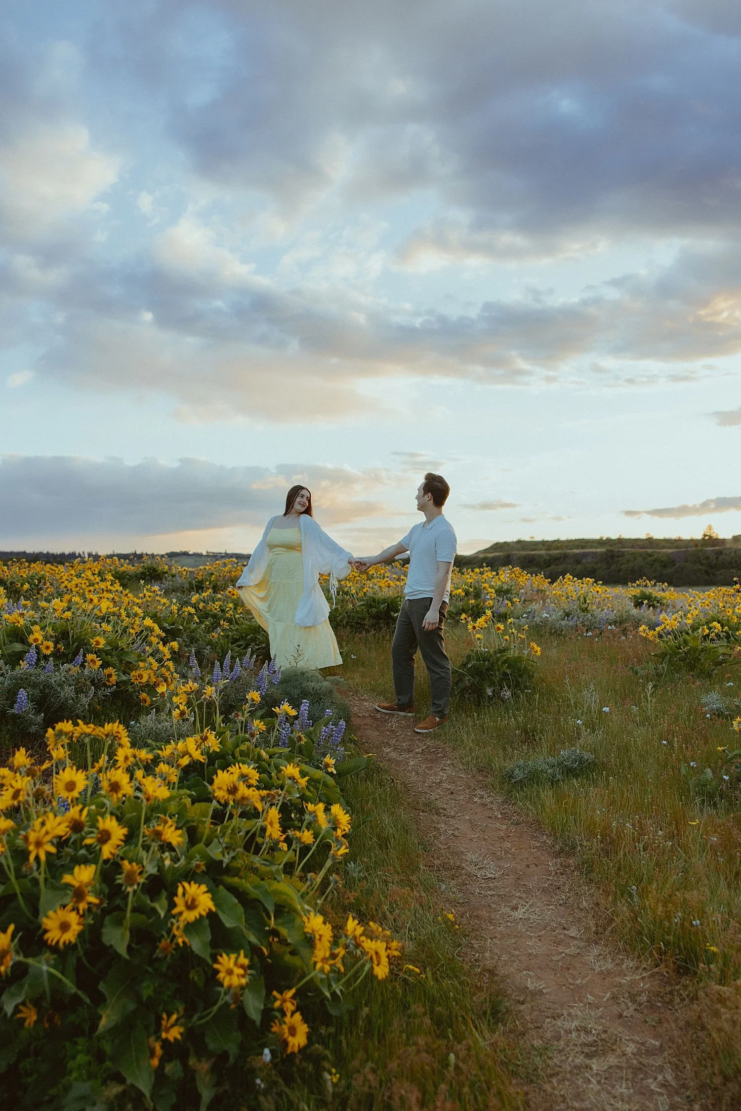rowena-crest-wildflower-engagement-photos_1753.jpg