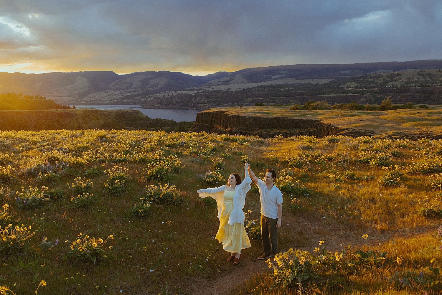rowena-crest-wildflower-engagement-photos_1755.jpg