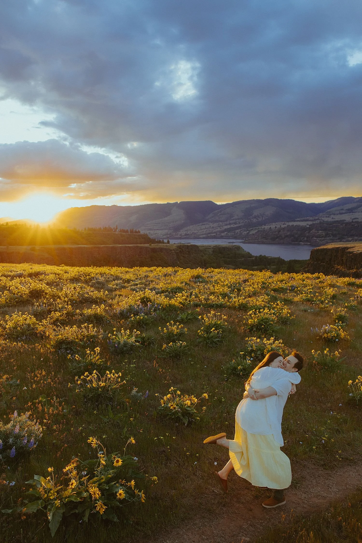 rowena-crest-wildflower-engagement-photos_1756.jpg