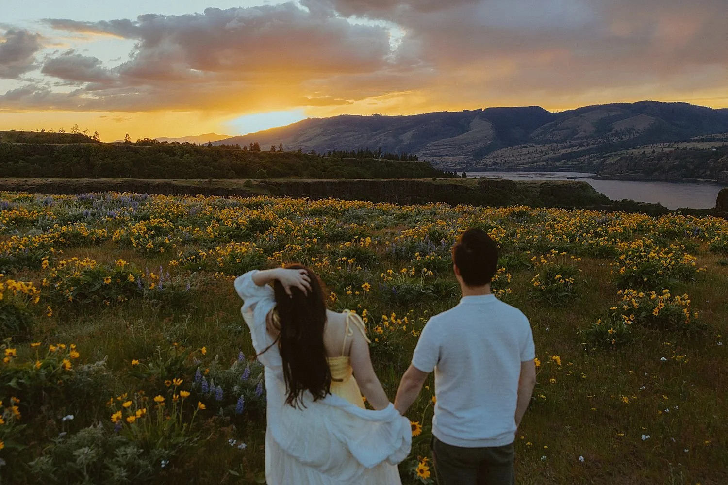 rowena-crest-wildflower-engagement-photos_1758.jpg