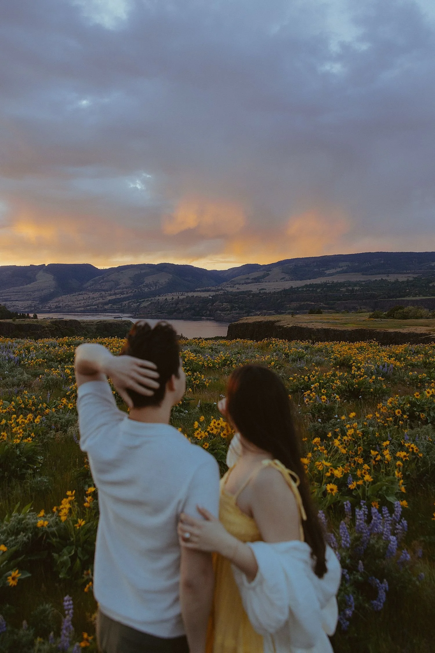 rowena-crest-wildflower-engagement-photos_1762.jpg