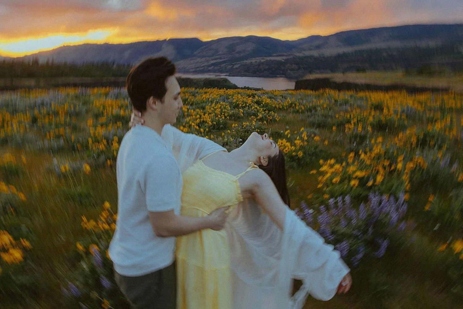 rowena-crest-wildflower-engagement-photos_1763.jpg
