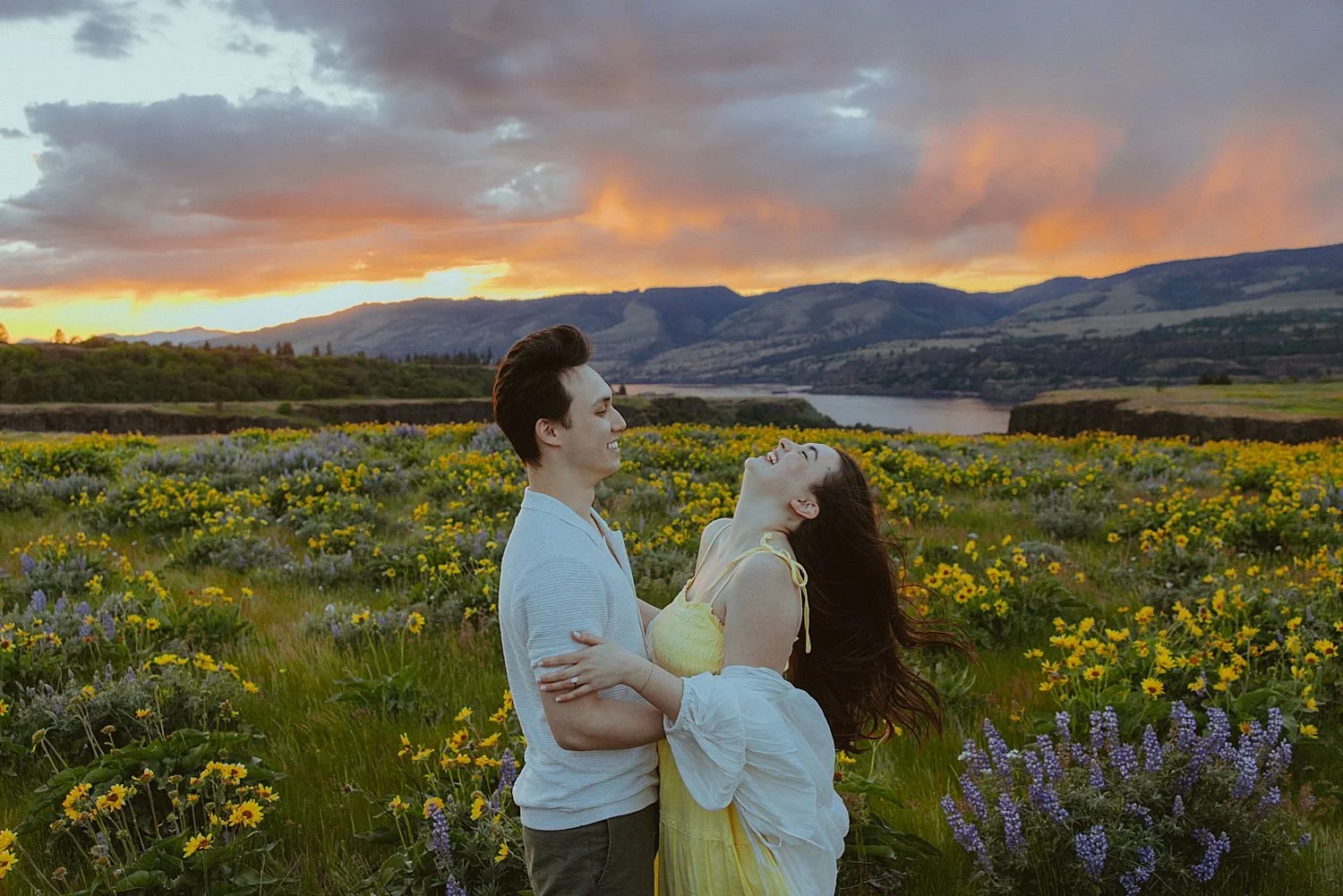 rowena-crest-wildflower-engagement-photos_1765.jpg