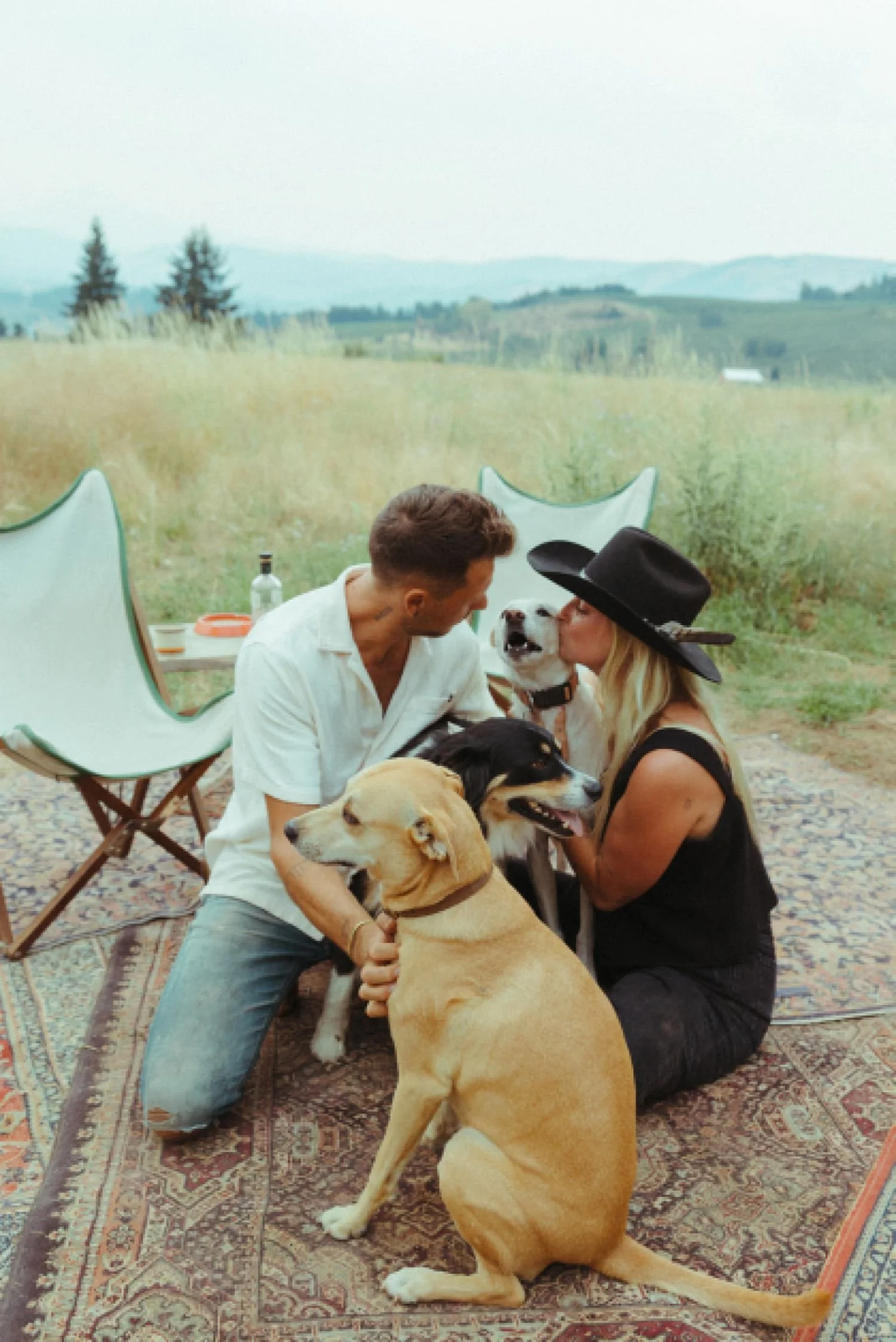 hood-river-nomad-camper-couples-photos_1854.jpg
