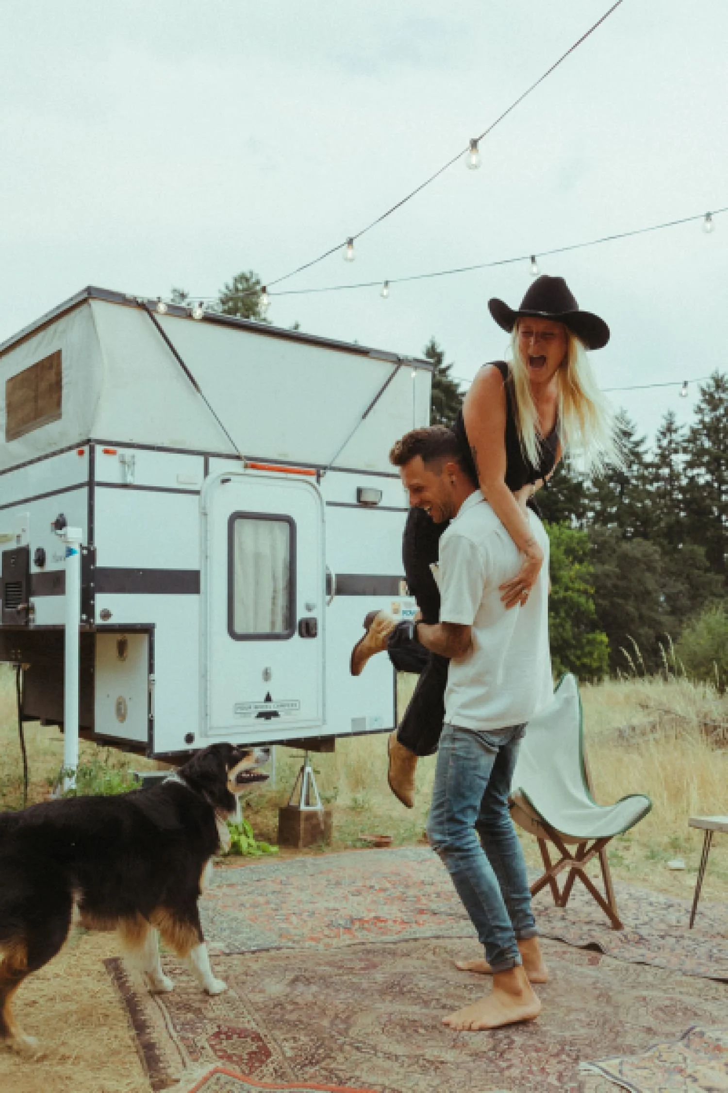 hood-river-nomad-camper-couples-photos_1859.jpg