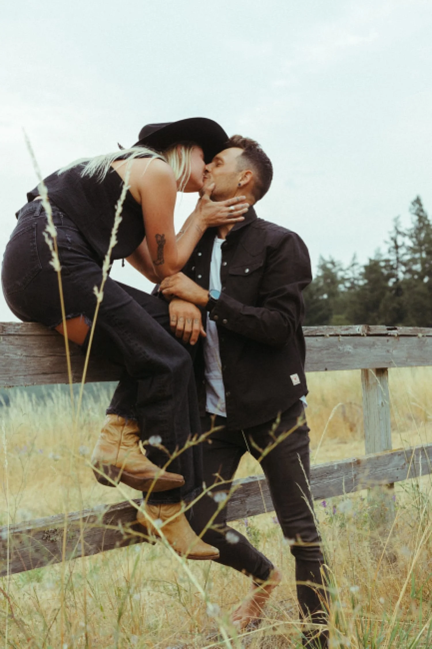 hood-river-nomad-camper-couples-photos_1869.jpg