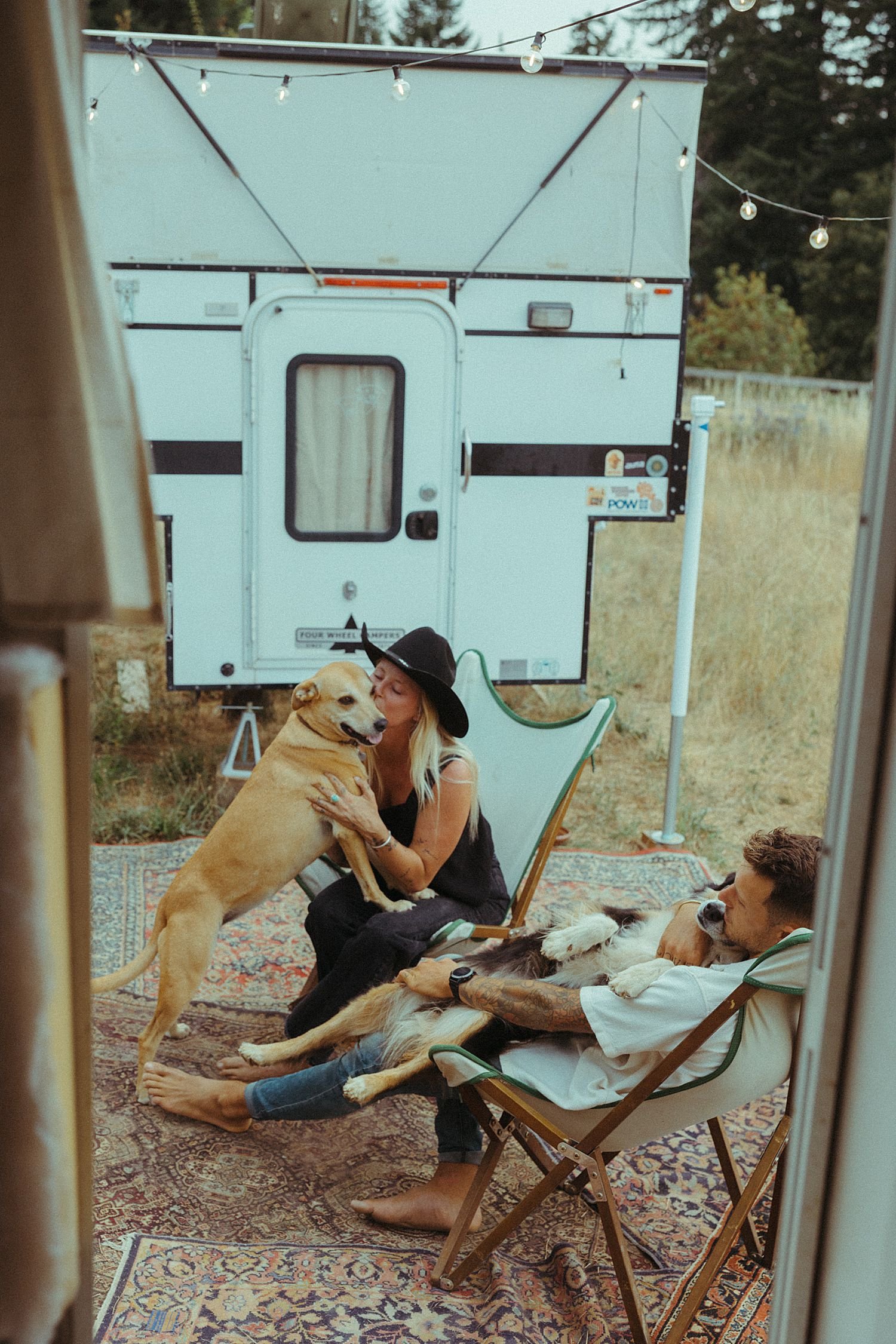 hood-river-nomad-camper-couples-photos_1875.jpg