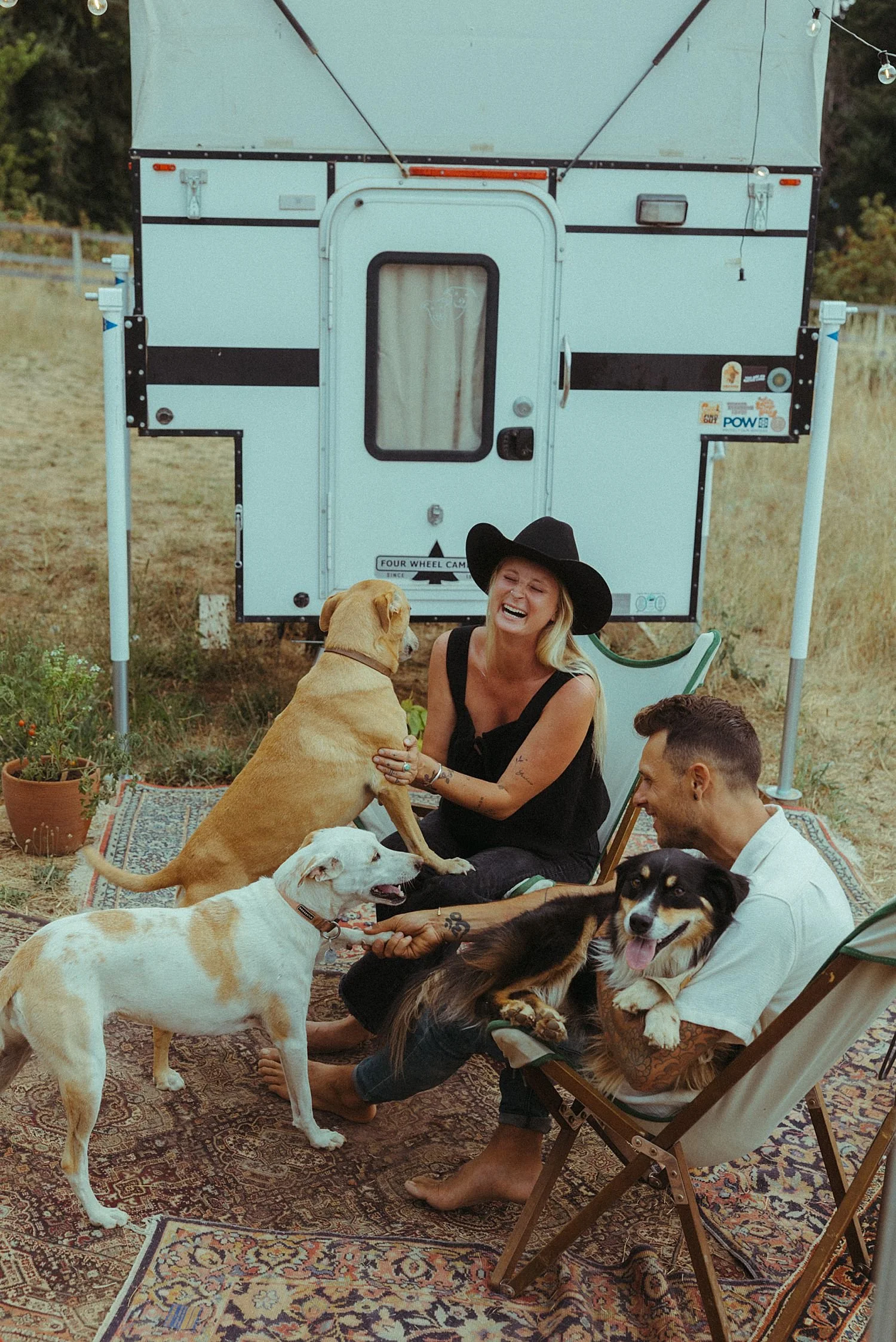 hood-river-nomad-camper-couples-photos_1877.jpg