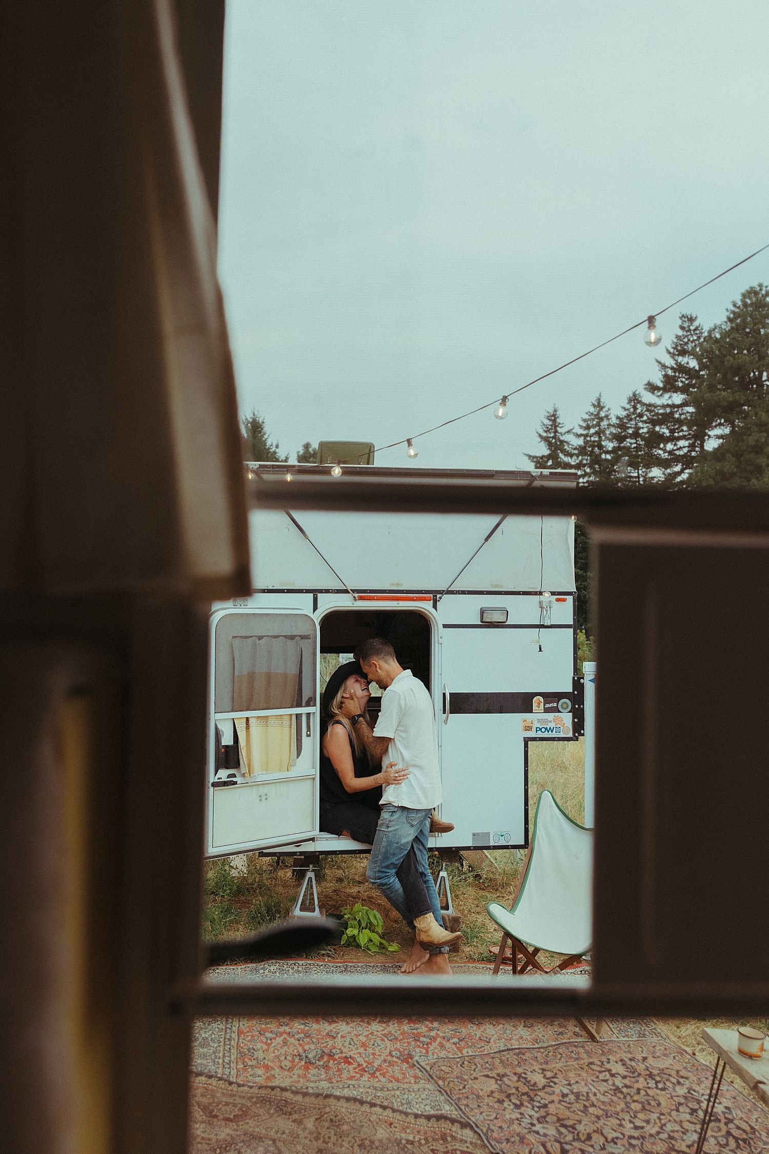 hood-river-nomad-camper-couples-photos_1881.jpg