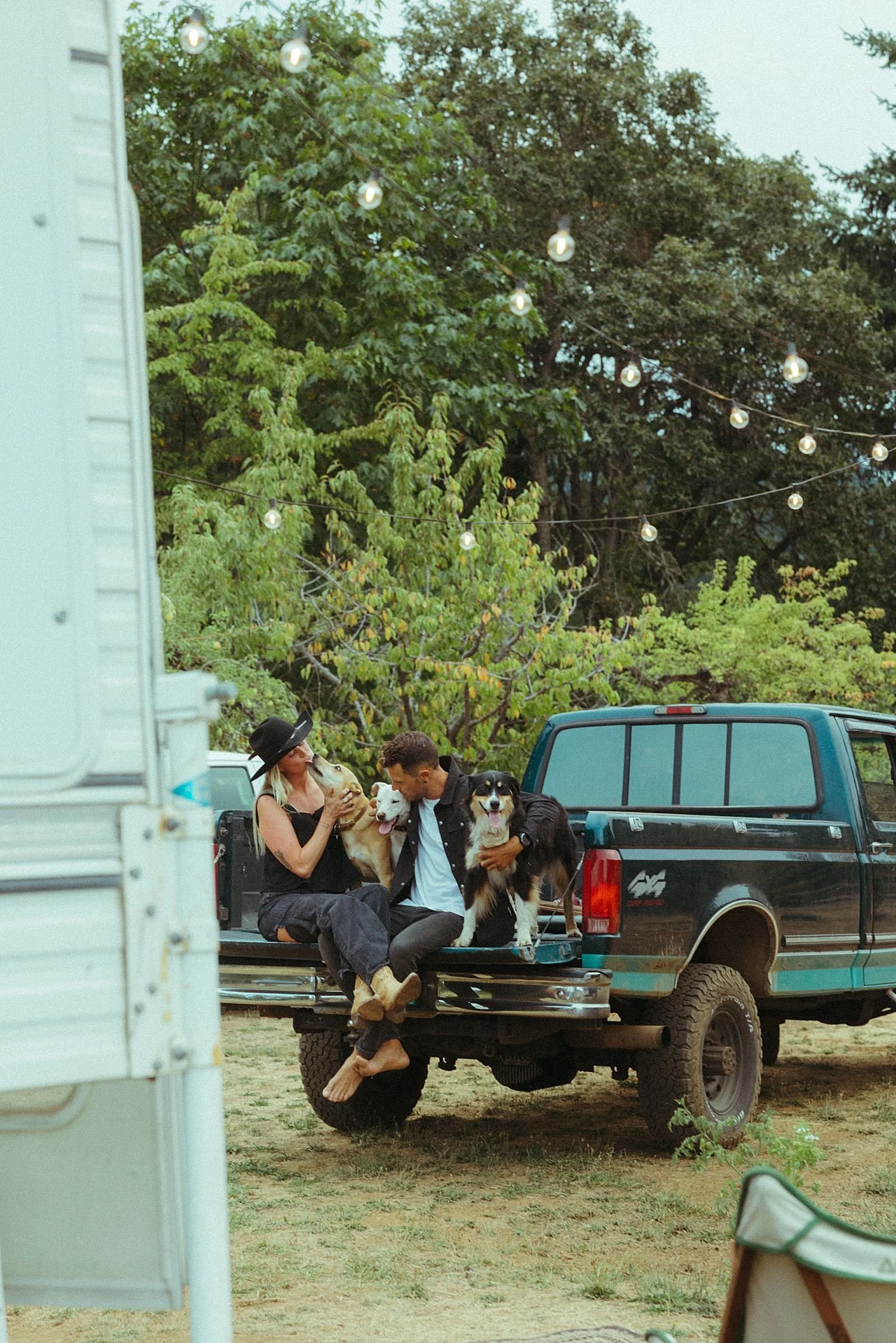 hood-river-nomad-camper-couples-photos_1890.jpg