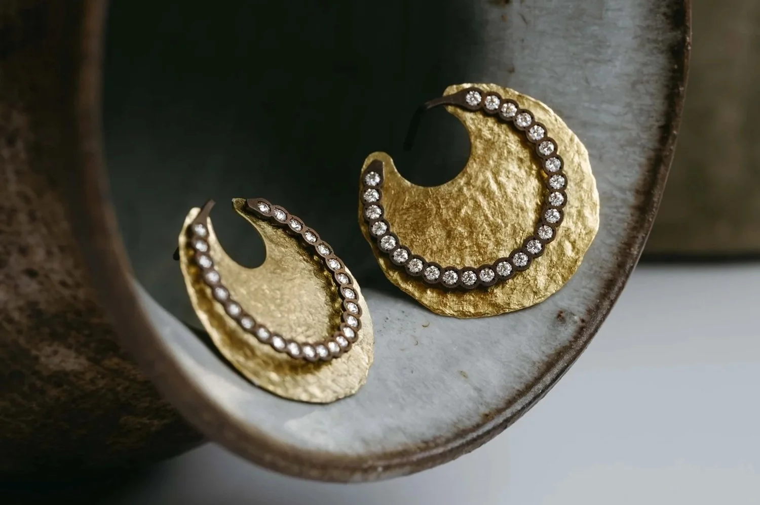 Titan Lace Diamond & Gold Scale Hoop Earrings