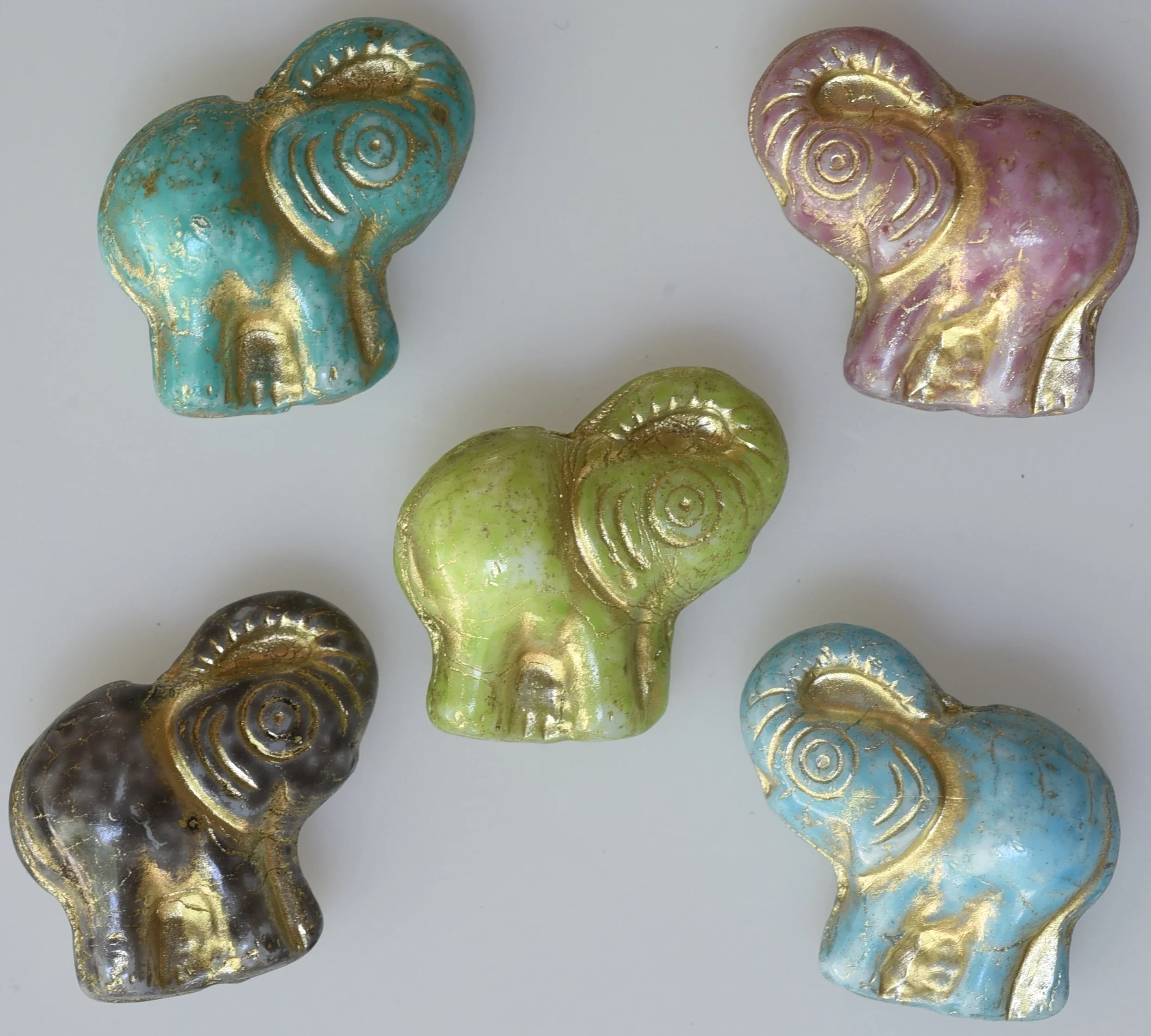 CZ-774 Elephant beads 20 x 21mm with vertical hole - Picasso Colors - 25 Beads