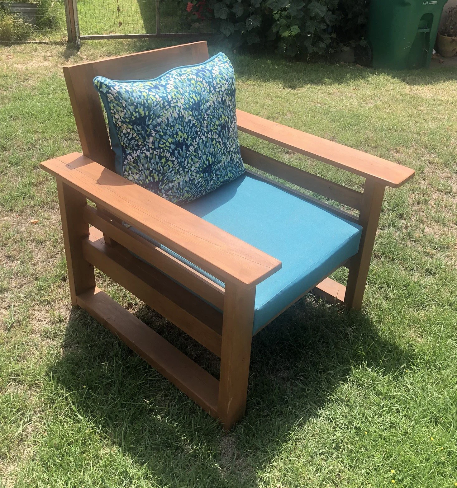 Chair with cushion.JPEG