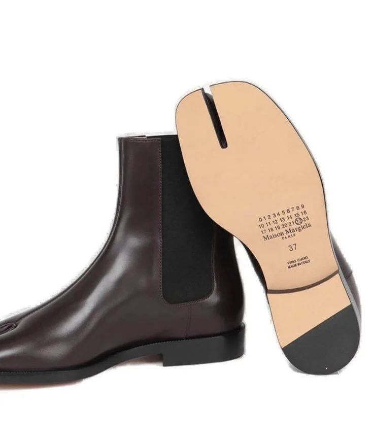 Maison Margiela Brown Tabi Chelsea boots, Size 37 — woahstyle closet