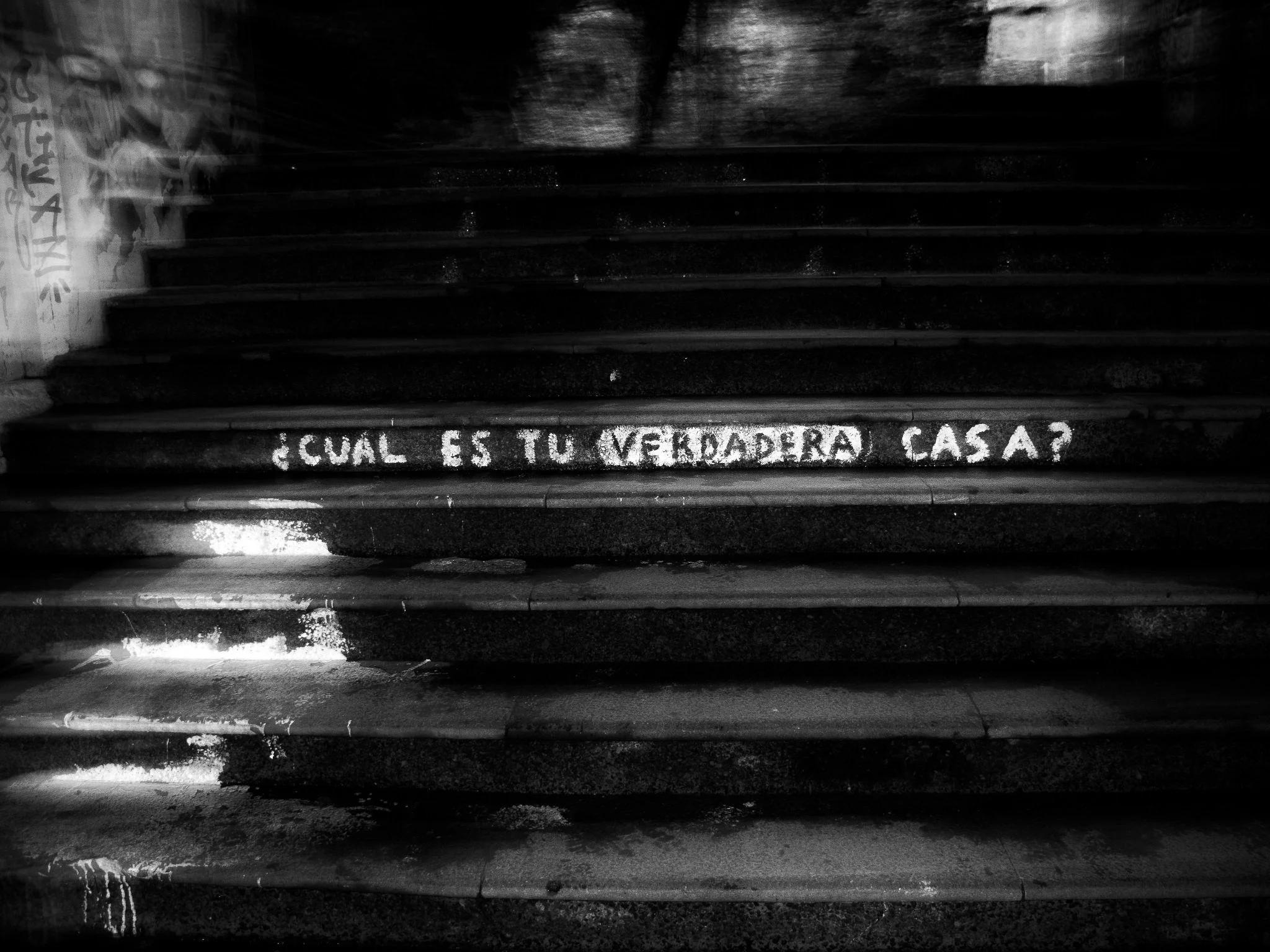 Te compartimos el proyecto de Marcelo Segovia, quien recibi&oacute; una menci&oacute;n especial en nuestra convocatoria para dar circulaci&oacute;n a su obra fotogr&aacute;fica.

&quot;En Valpara&iacute;so, cada imagen se convierte en un autorretrato