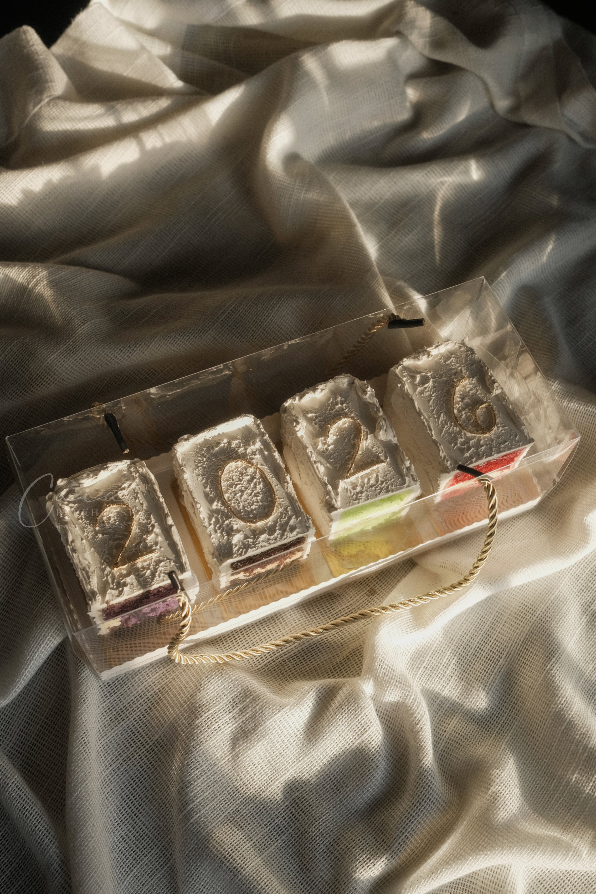 NYE Mini Cakes Gift Box