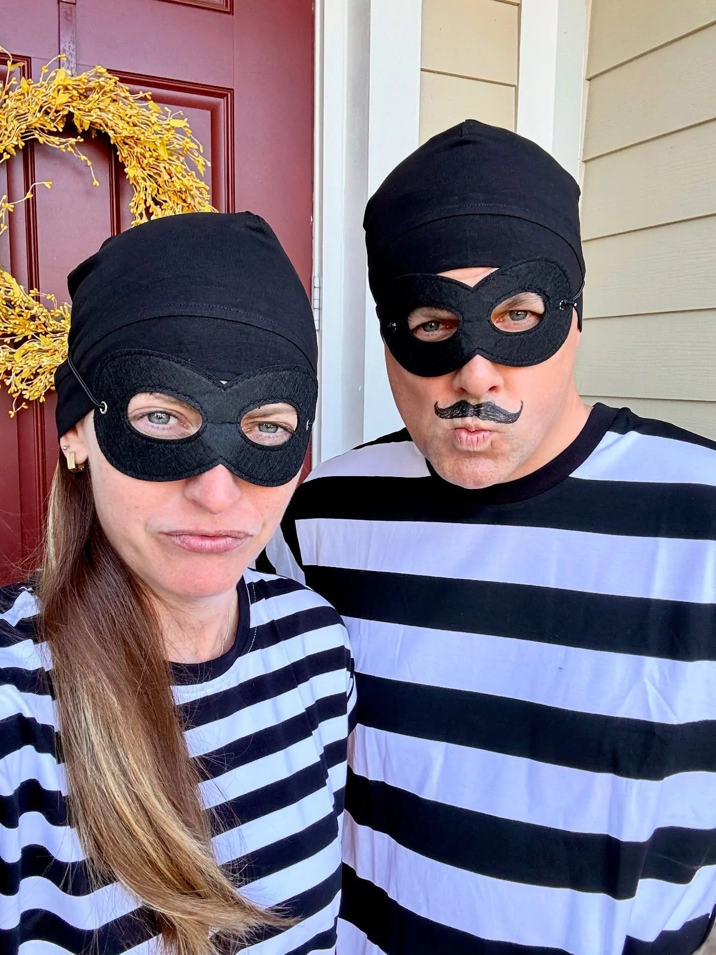 The missing Louvre 🥐 robbers are ready for trick or treaters 🎃