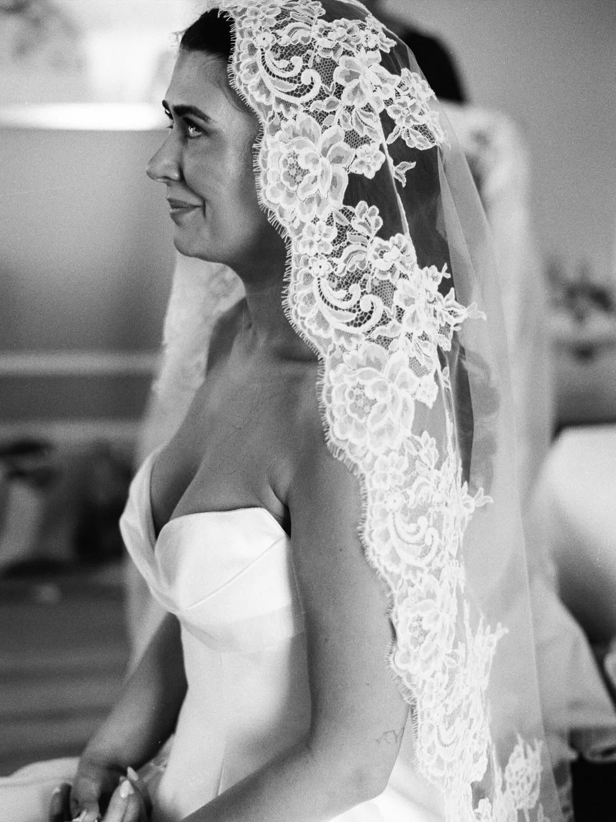 R E A L  C O U P L E // Heather is a vision in the iconic Romina gown by @jennyyoonyc True elegance and grace 🤌🏼

Beautifully captured by @keelyrae_photography 
Beauty @thelovelabel.bridal 
Florals @folklorefloralvictoria 

JennyYoo, Jennyyoobride,