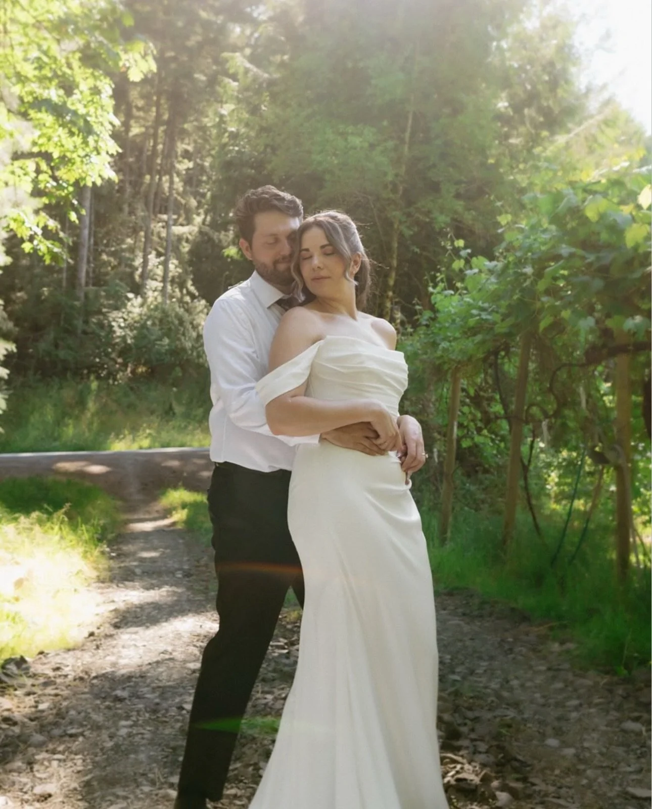 R E A L  C O U P L E ♡  Beautiful Hannah shinning bright in her @palomablancabridal gown 

Stunning photos by @danicyrphoto 

white peony bride, bride to be, vancouver island, wedding