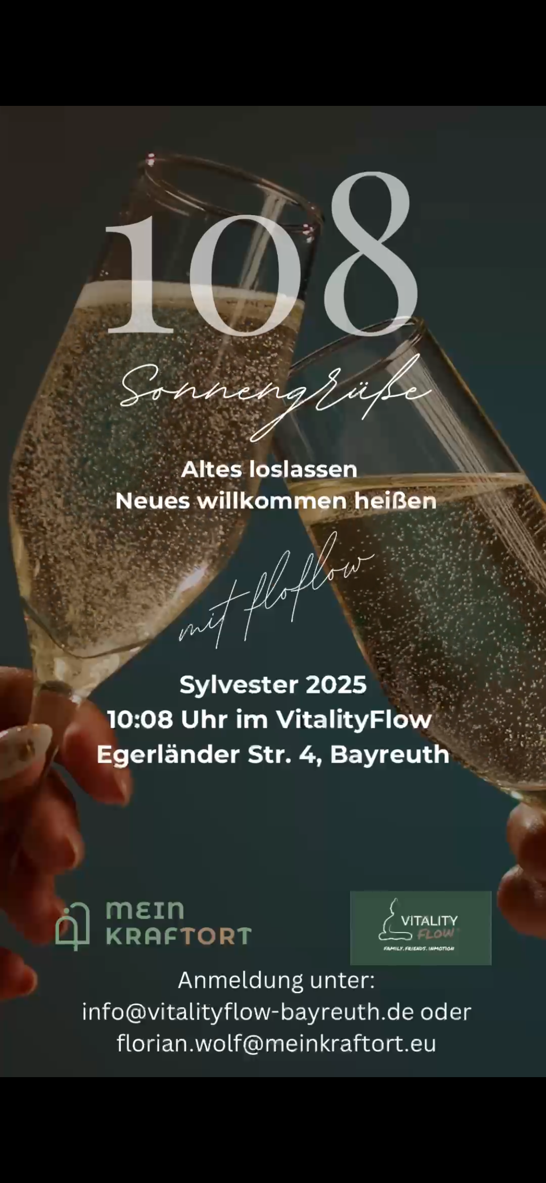 Gläser mit Sekt, die auf ein festliches Ereignis hinweisen, mit Schriftzug '108 Sonnengrüße' und Text über Silvester-Event am 31. Dezember 2025 um 10:08 Uhr im VitalityFlow, Bayreuth.