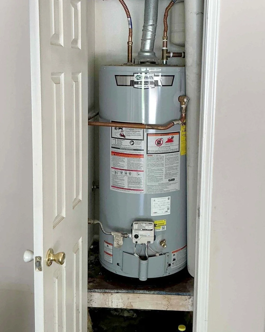 Drip... drip... drip... If you hear that sound coming from your water heater and there&rsquo;s no drip pan underneath, it&rsquo;s time to call Sanders Plumbing HVAC. We&rsquo;ll set it up the right way &mdash; safe, secure, and up to code &mdash; so 