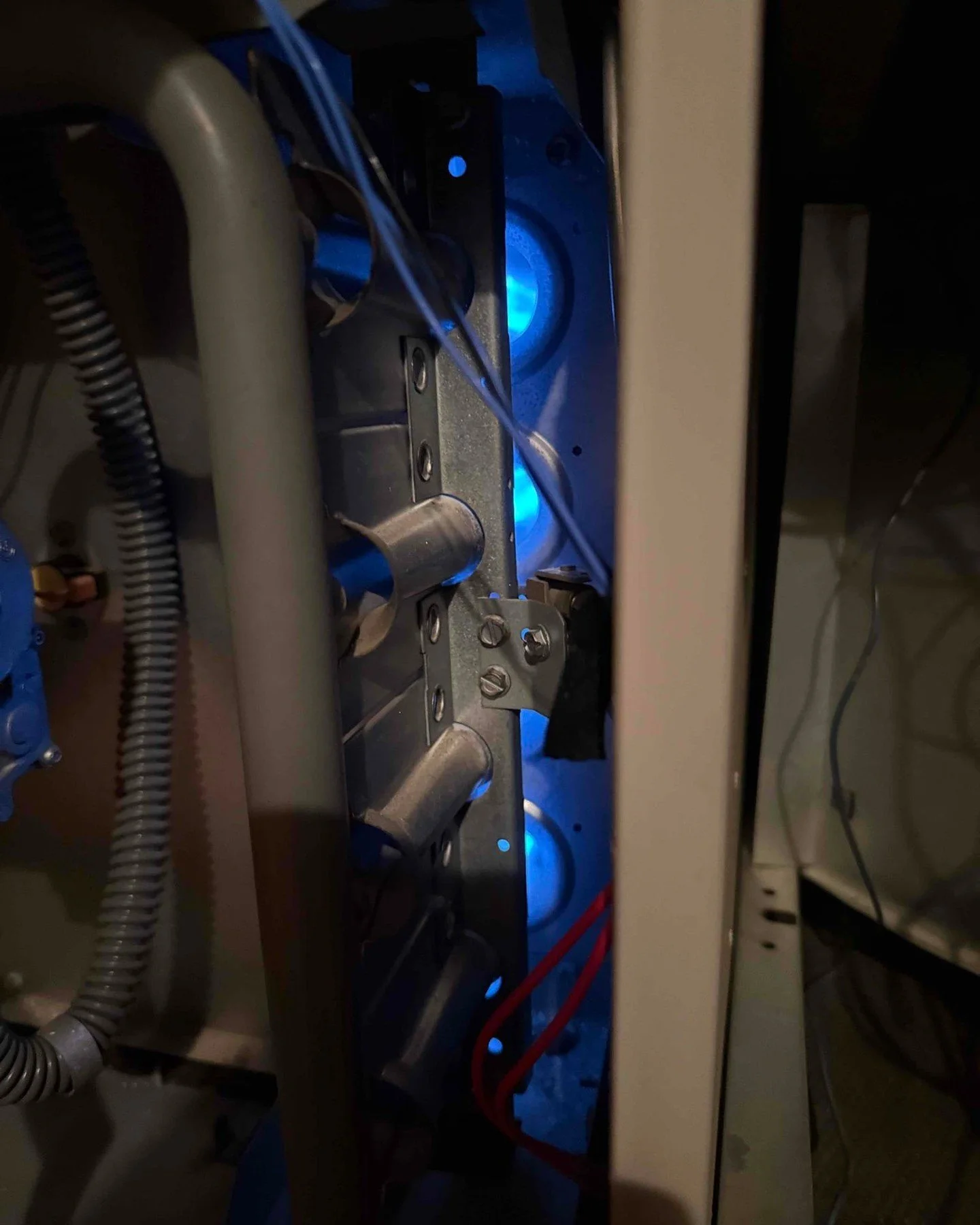 Cool mornings are creeping up like the little ghouls out trick-or-treating — and that means it’s time to make sure your heating system is ready for the chill ahead. A quick tune-up from Sanders Plumbing HVAC keeps your furnace running eff