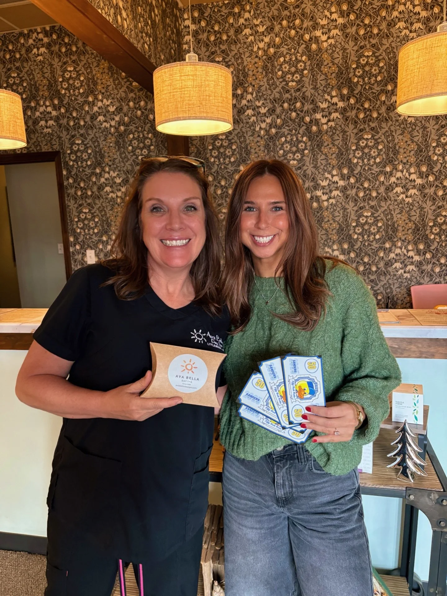 Sanders x Ava Bella Day Spa Giveaway

To celebrate the launch of our bathroom remodel services, Sanders&nbsp;is partnering with the beloved Ava Bella Day Spa&nbsp;to bring you a Home Spa Holiday Basket,&nbsp;your ticket to at home pampering this holi