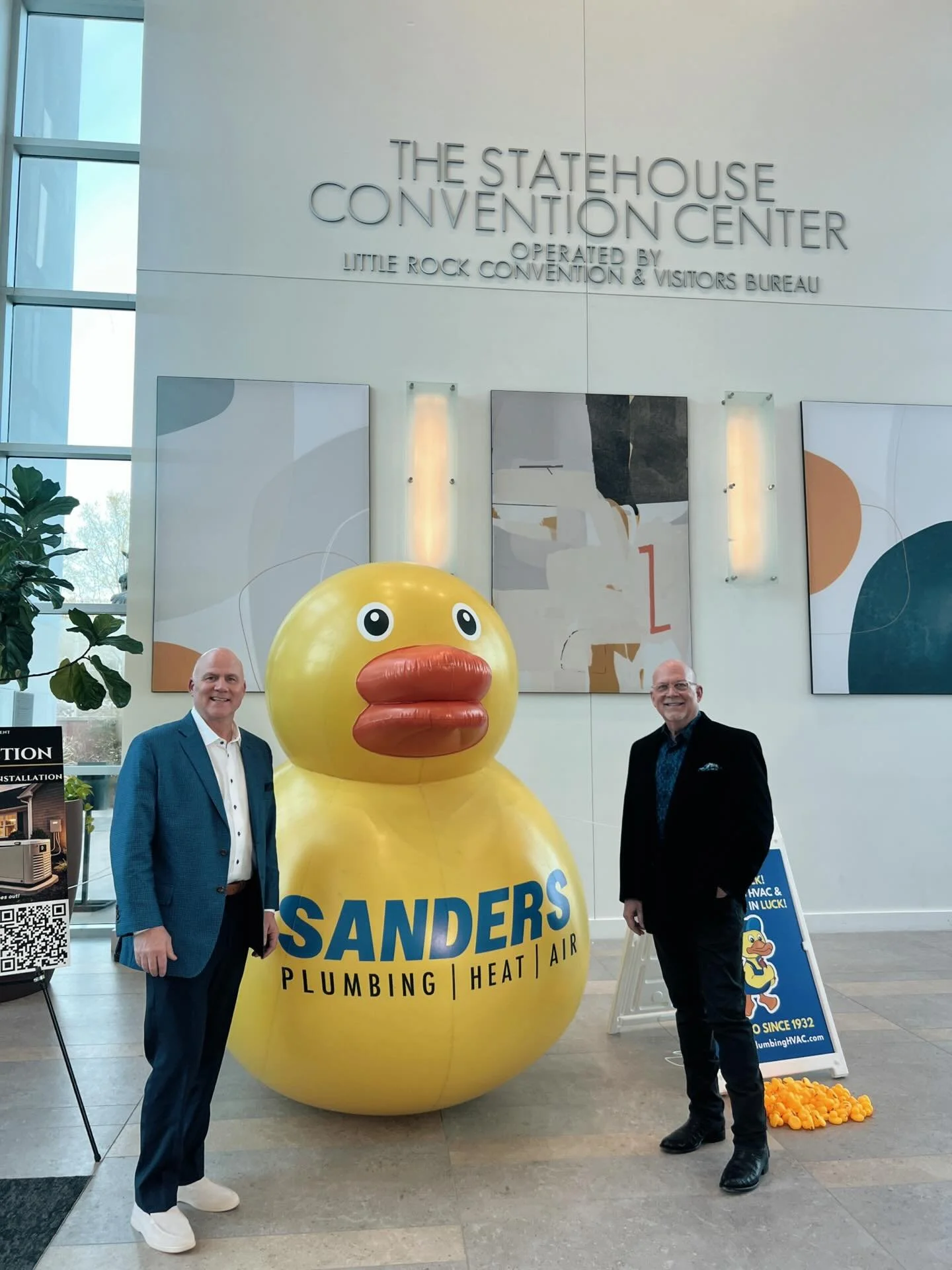 Little Rock showed up last night💫
Easterseals clients + local boutiques + a runway full of confidence. The Sanders duck wouldn&rsquo;t miss it. 🦆 @eastersealsar