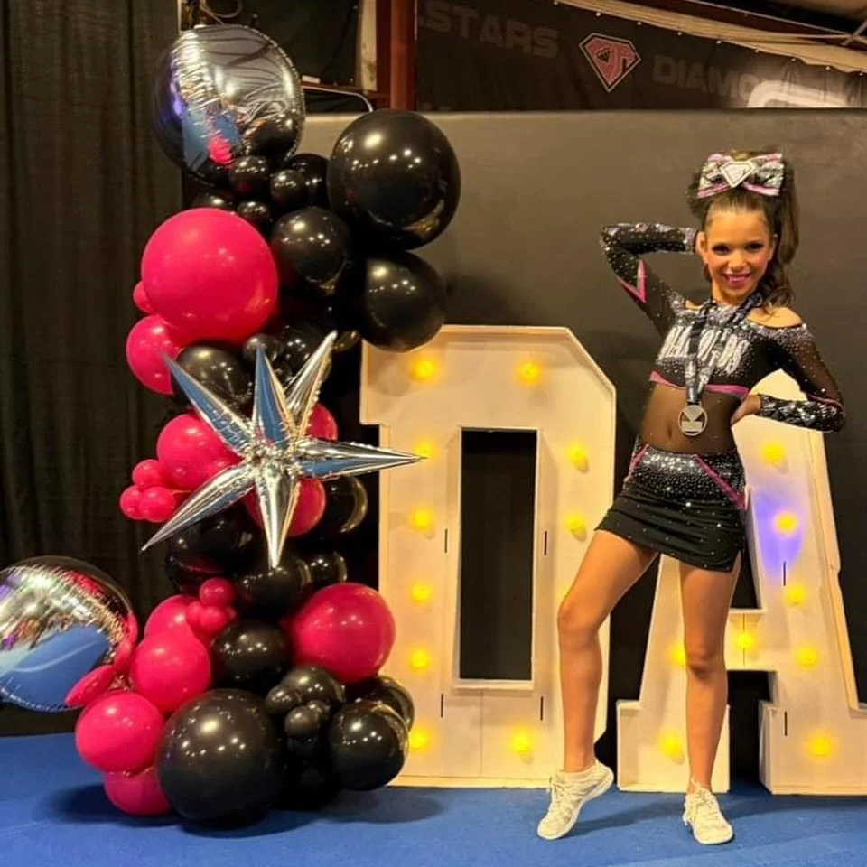 Wishing all of the teams good luck this weekend as they take the mat for the first time this comp season!! Shine bright like a diamond 💎🖤
.
.
.
#PartyPlanningMoms 
#ThePartyElevators 
#BookNow 
#865life 
#balloondecor 
#partyideas 
#iloveknoxville 