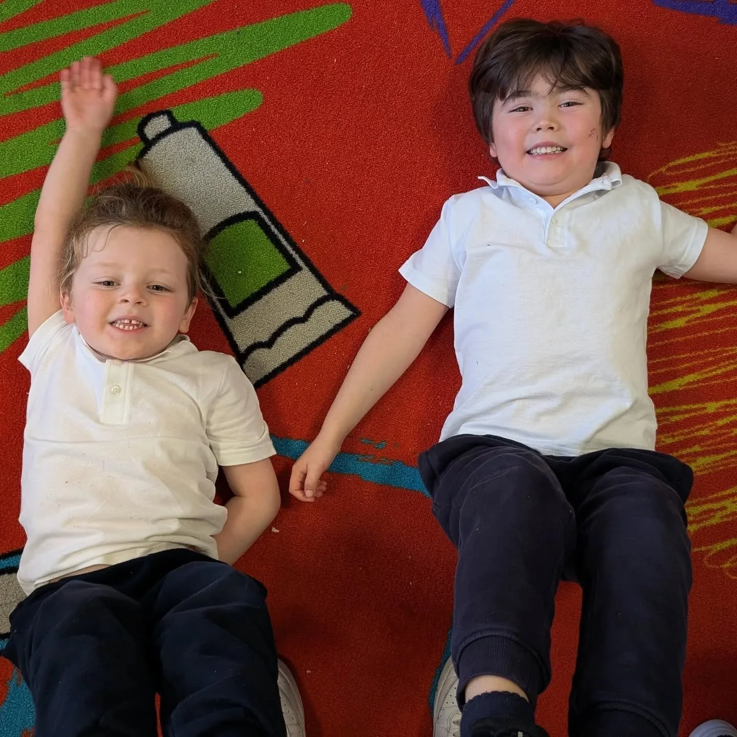 Ag obair &amp; ag spraoi i Na&iacute;on&aacute;in Bheaga Niamh 😆