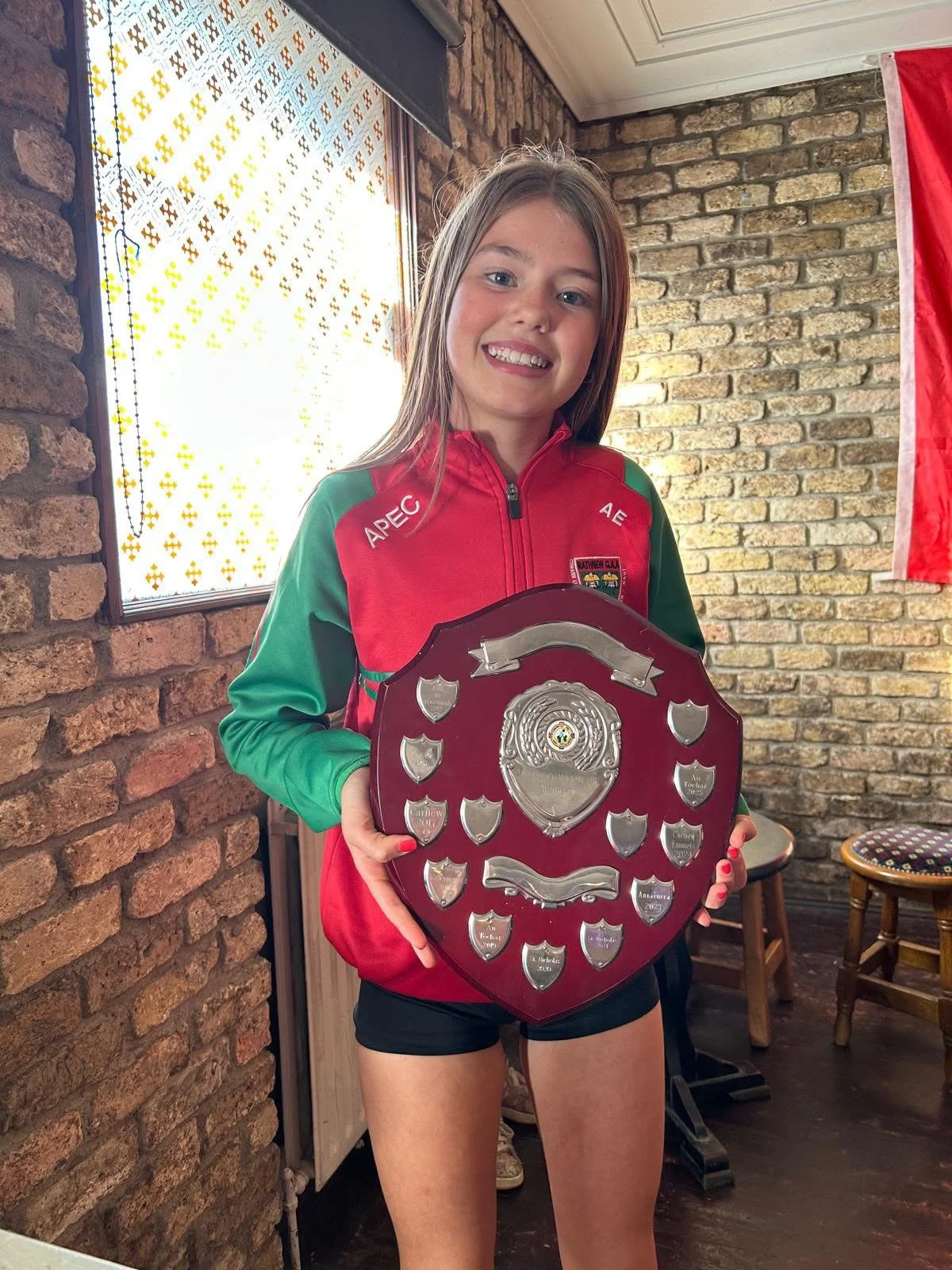 Comhghairdeachas leat Aoife! Imreoir don todhcha&iacute;.
Aoife who won the u14 championship with her club Rathnew on Sunday! Aoife is still u12 but is a massive part of the u14 team! ❤️💚

@rathnewgaa.lgfa