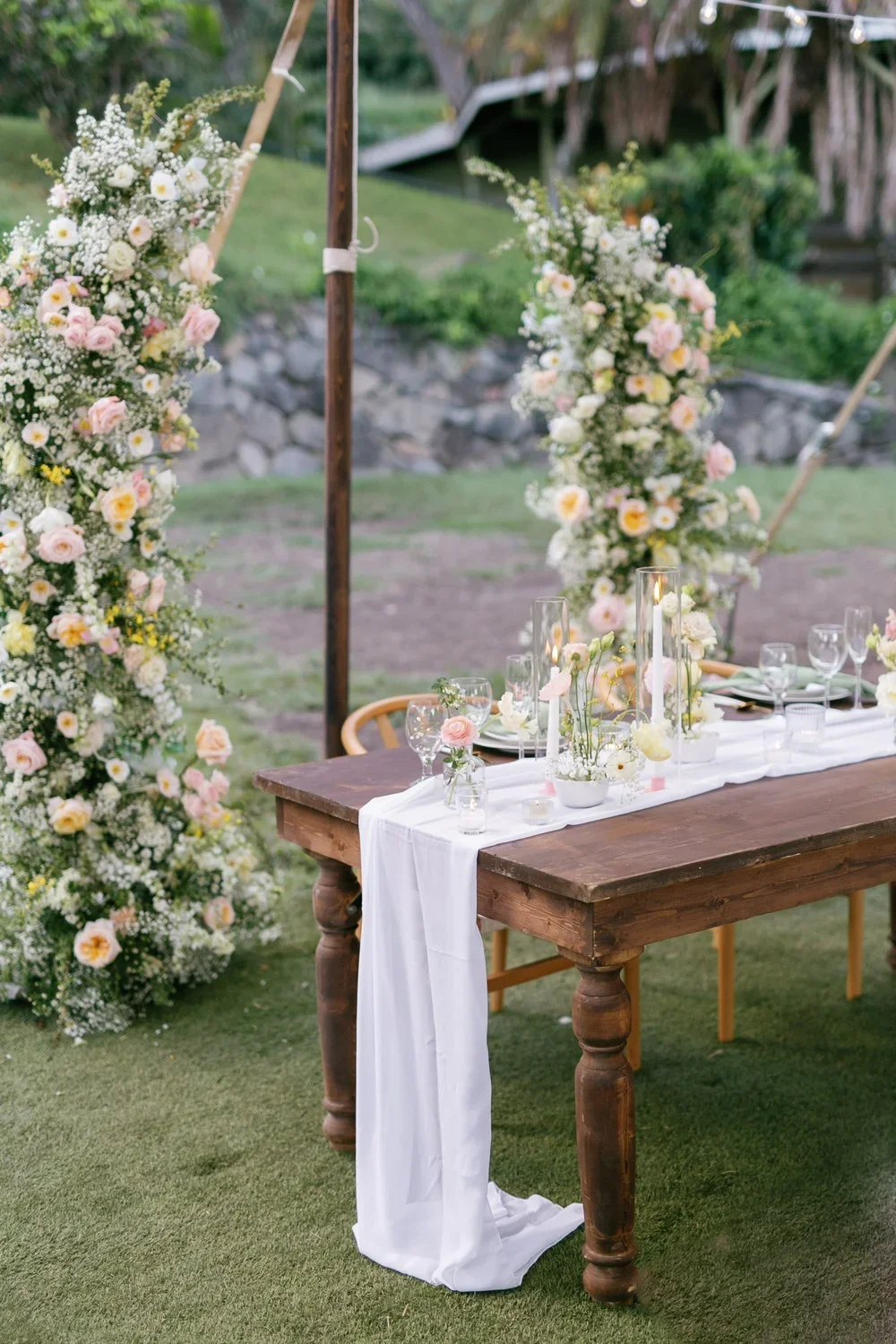loveletterweddings.com+_+Love+Letter+Weddings+Hawaii+Floral+and+Wedding+Coordination+and+Design+_+Kualoa+Ranch+Weddings+Ceremony++5+(3).webp