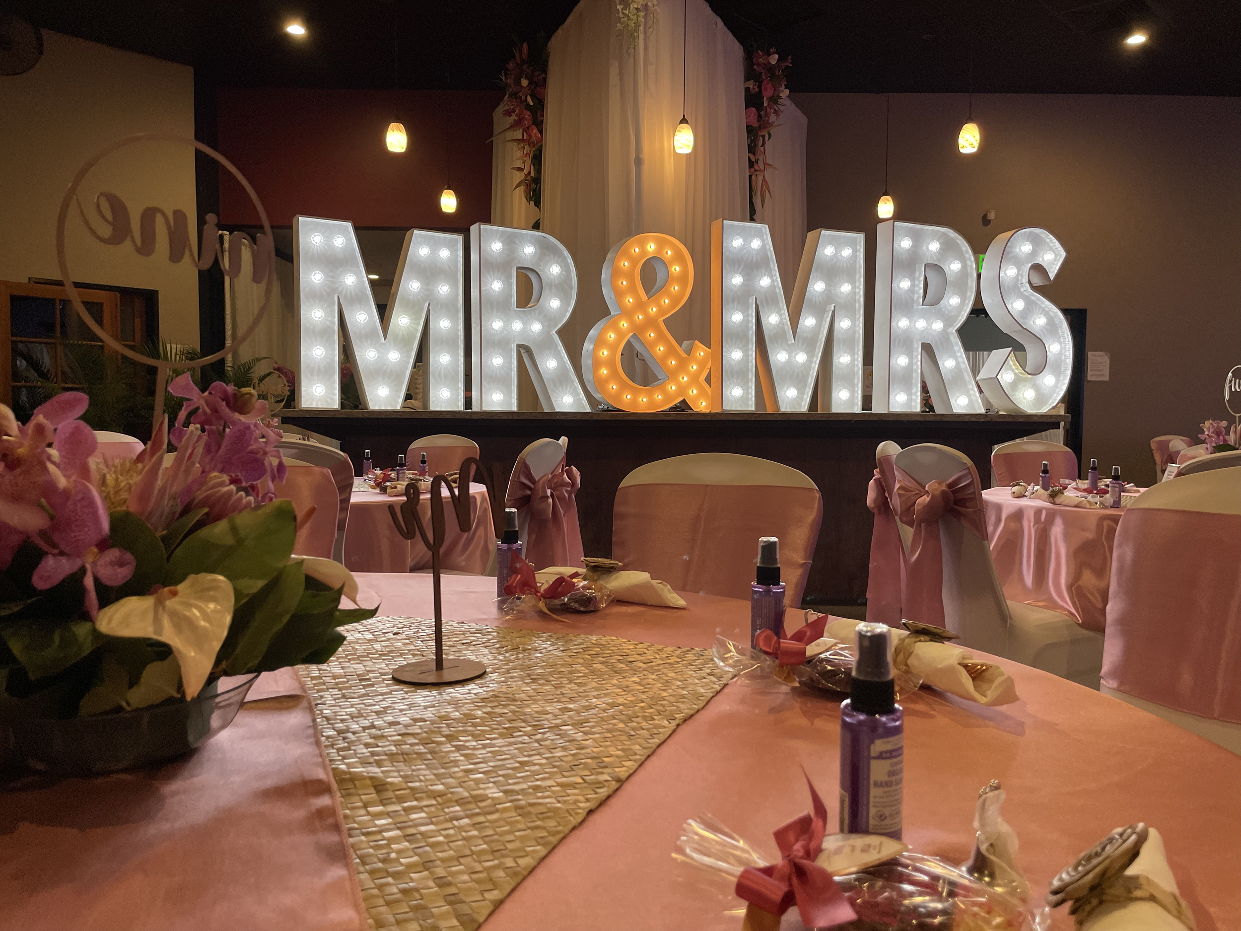 MR-&-MRS-Marquee-Sign.png