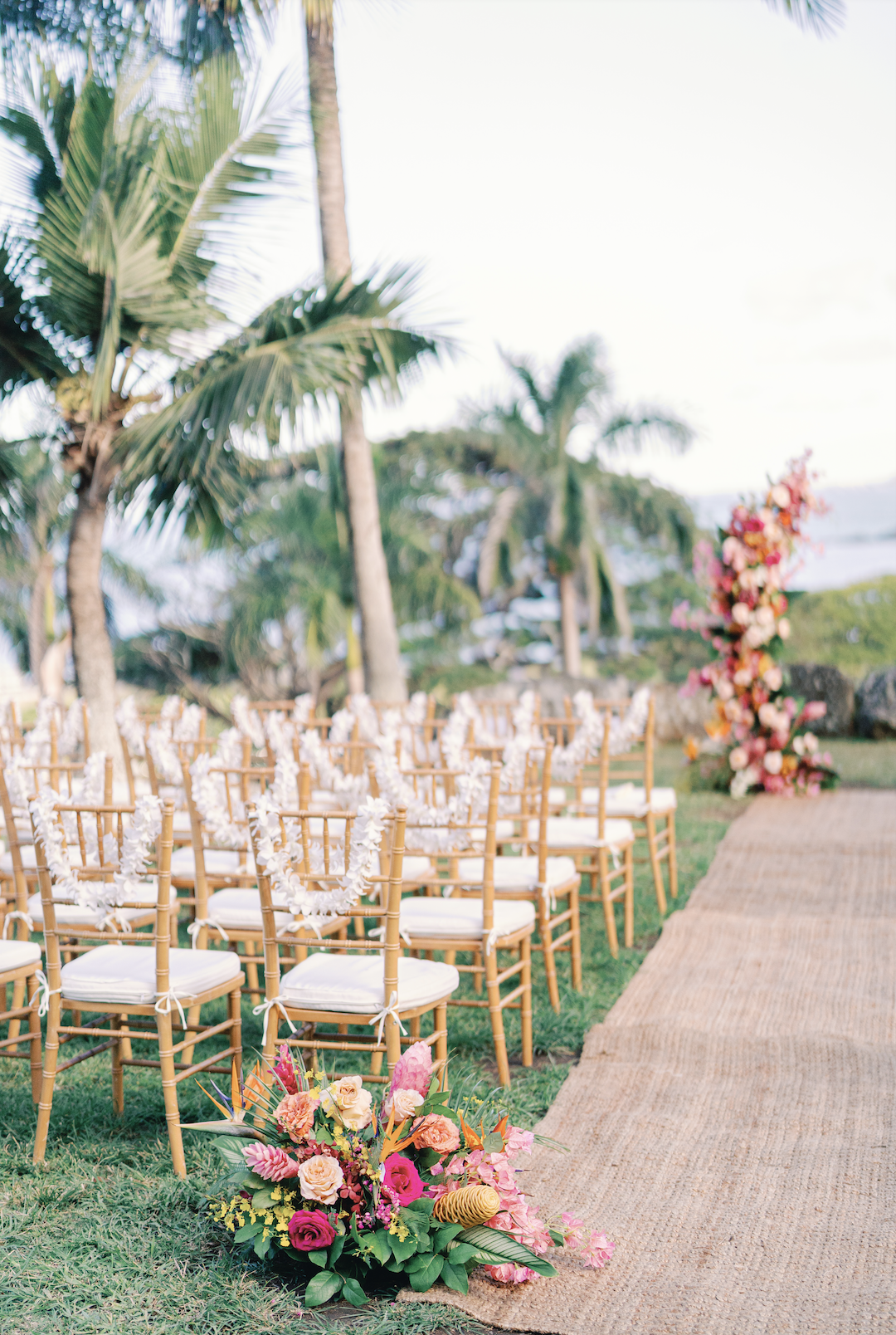 loveletterweddings.com+_+Love+Letter+Weddings+Hawaii+Floral+and+Wedding+Coordination+and+Design+_+Paliku+Gardens+at+Kualoa+Ranch+Weddings+Honolulu+County++2-1.webp