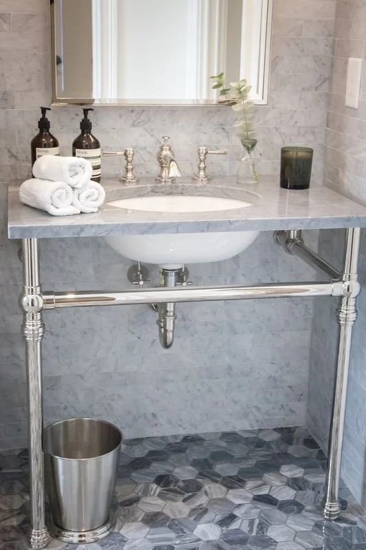 How We Keep Clients in the Loop (Without the Chaos)