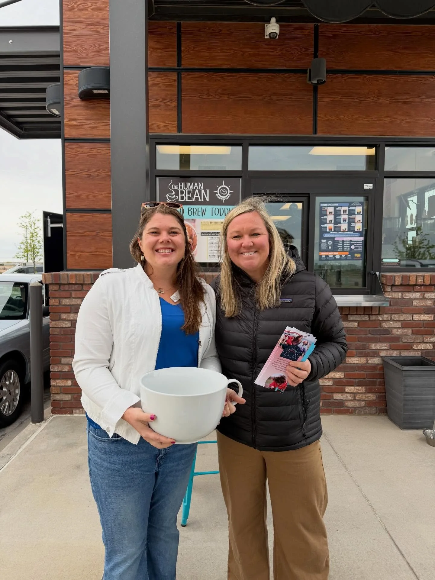 Your guest baristas for the morning! ☕️@humanbeannoco