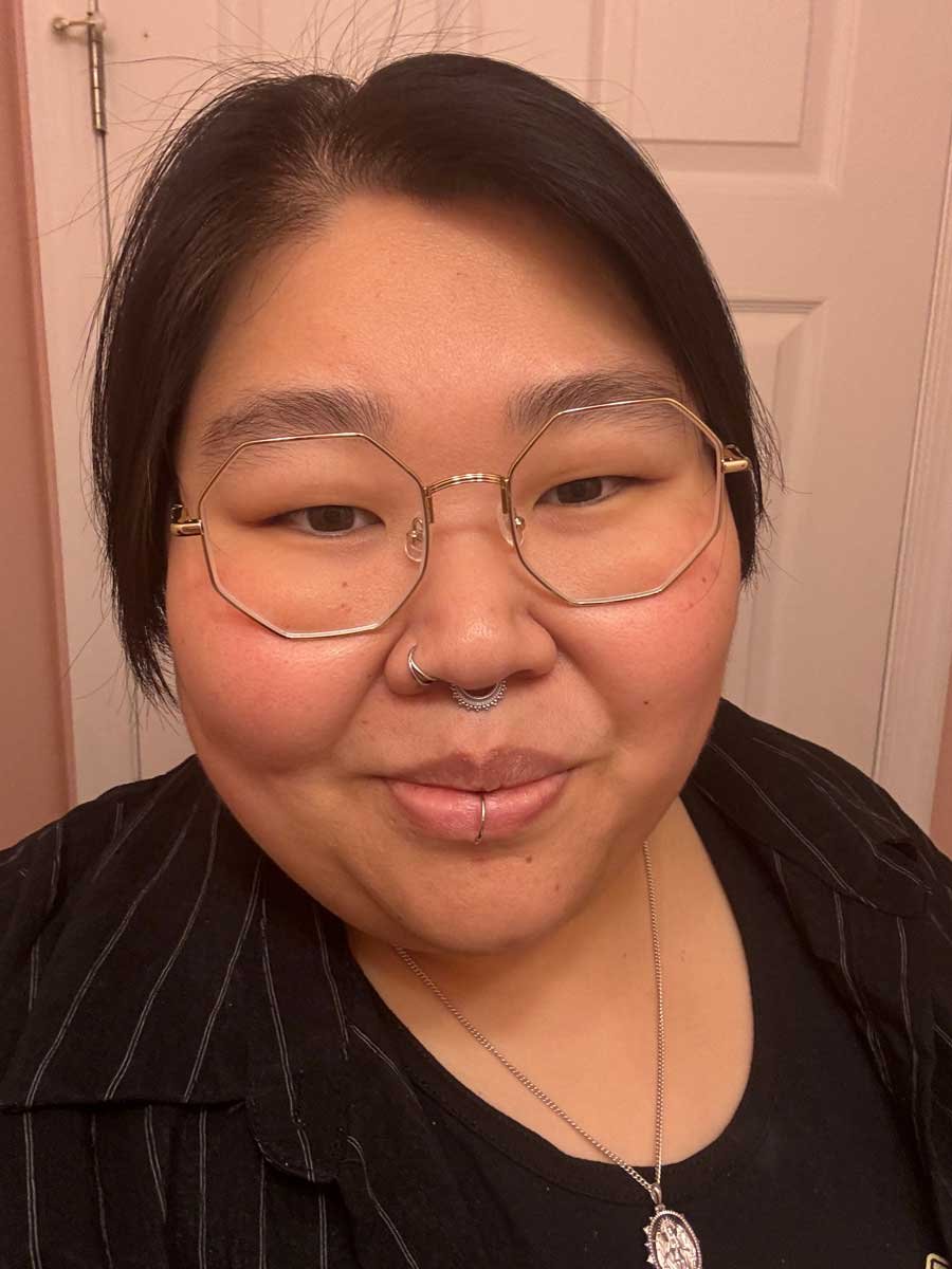 Portrait of Carly P, a therapist specializing in religious trauma for LGBTQ people