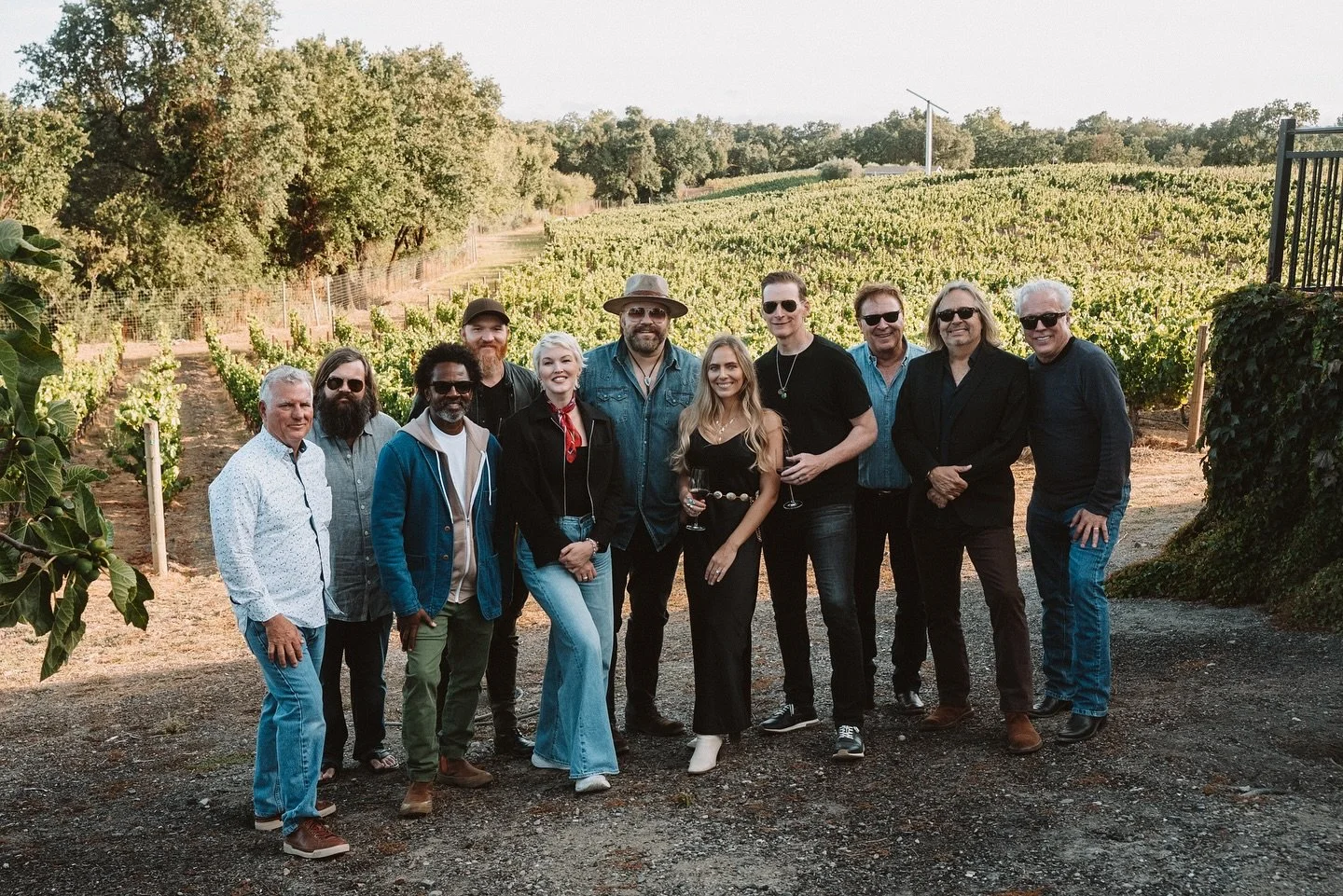 What a week, what a crew! 

HUGE thank you to all these incredibly talented songwriters🧡

@levilowreyofficial @drh3 @ericpaslay @ashcambanjo @jamesotto @iamlaurenjenkins @patrickdavismusic @timnicholstn @jamestslatermusic @radneyfoster 🙌🏻🙌🏻