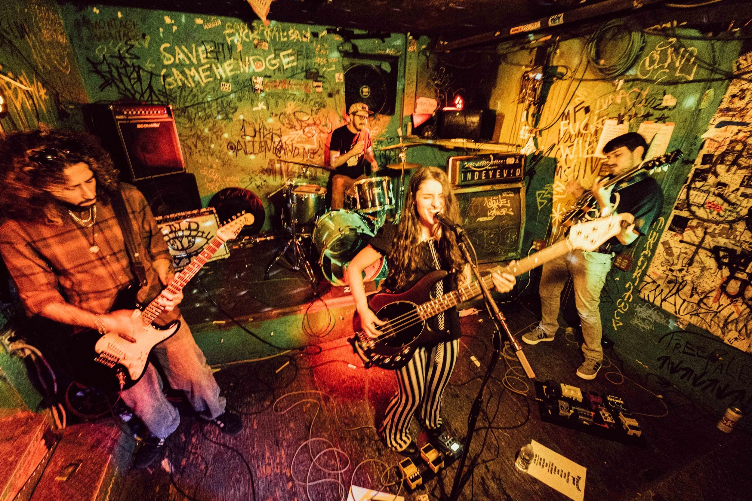 Collective Scream presents: a conversation with Iridescent pools