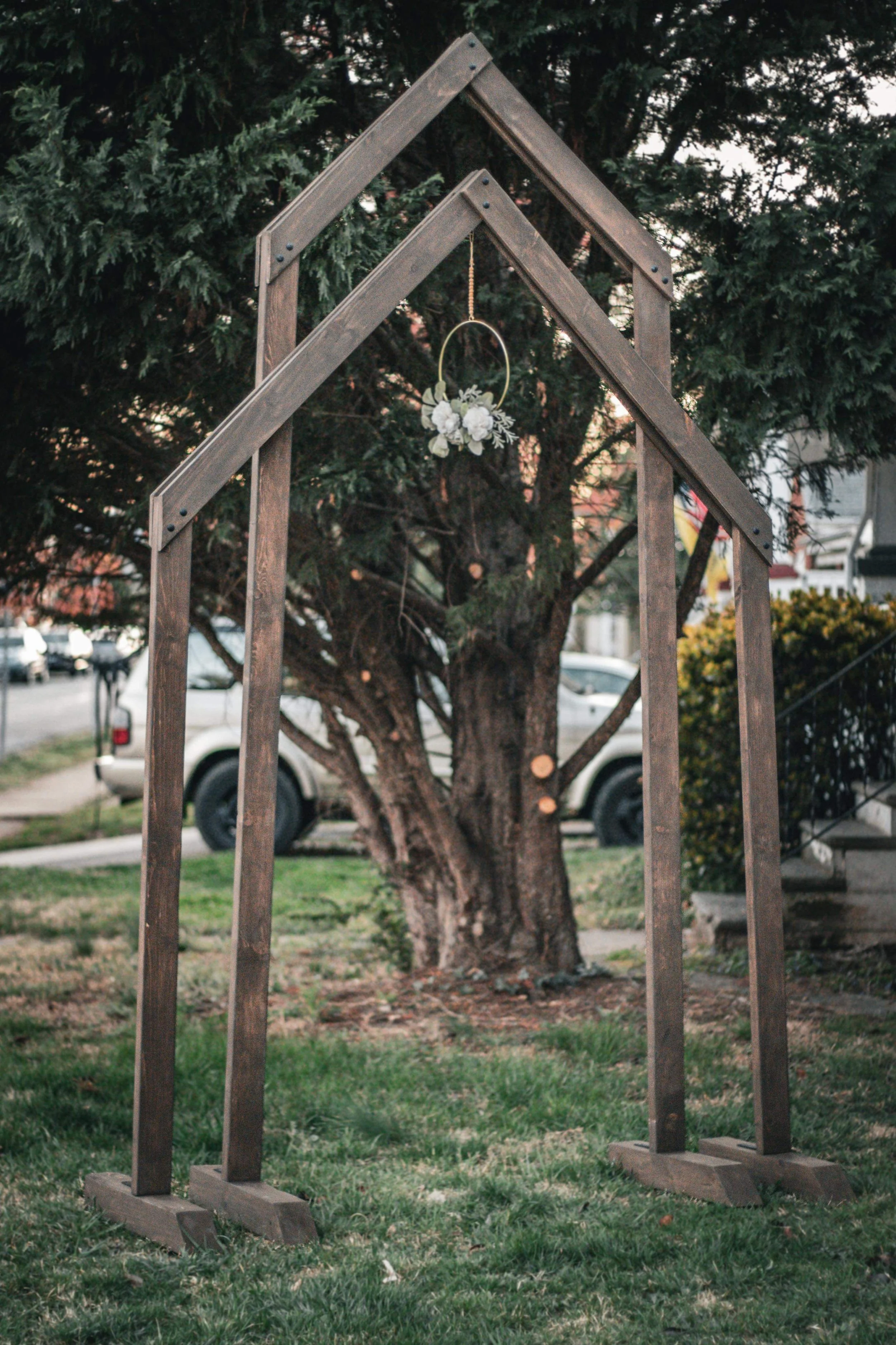Double-peaked geometric wedding arch