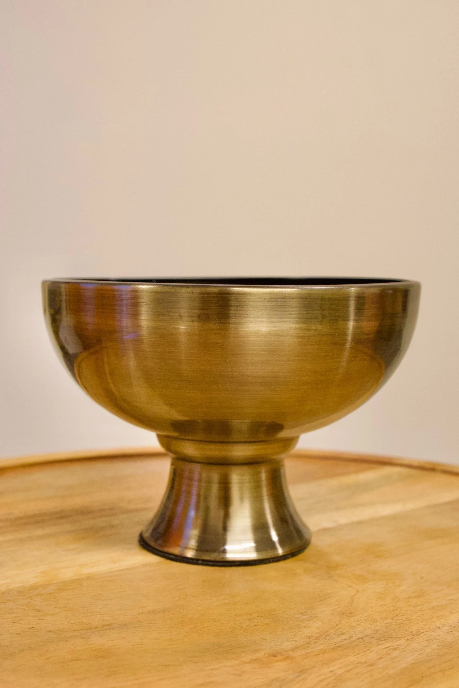 Footed bowl