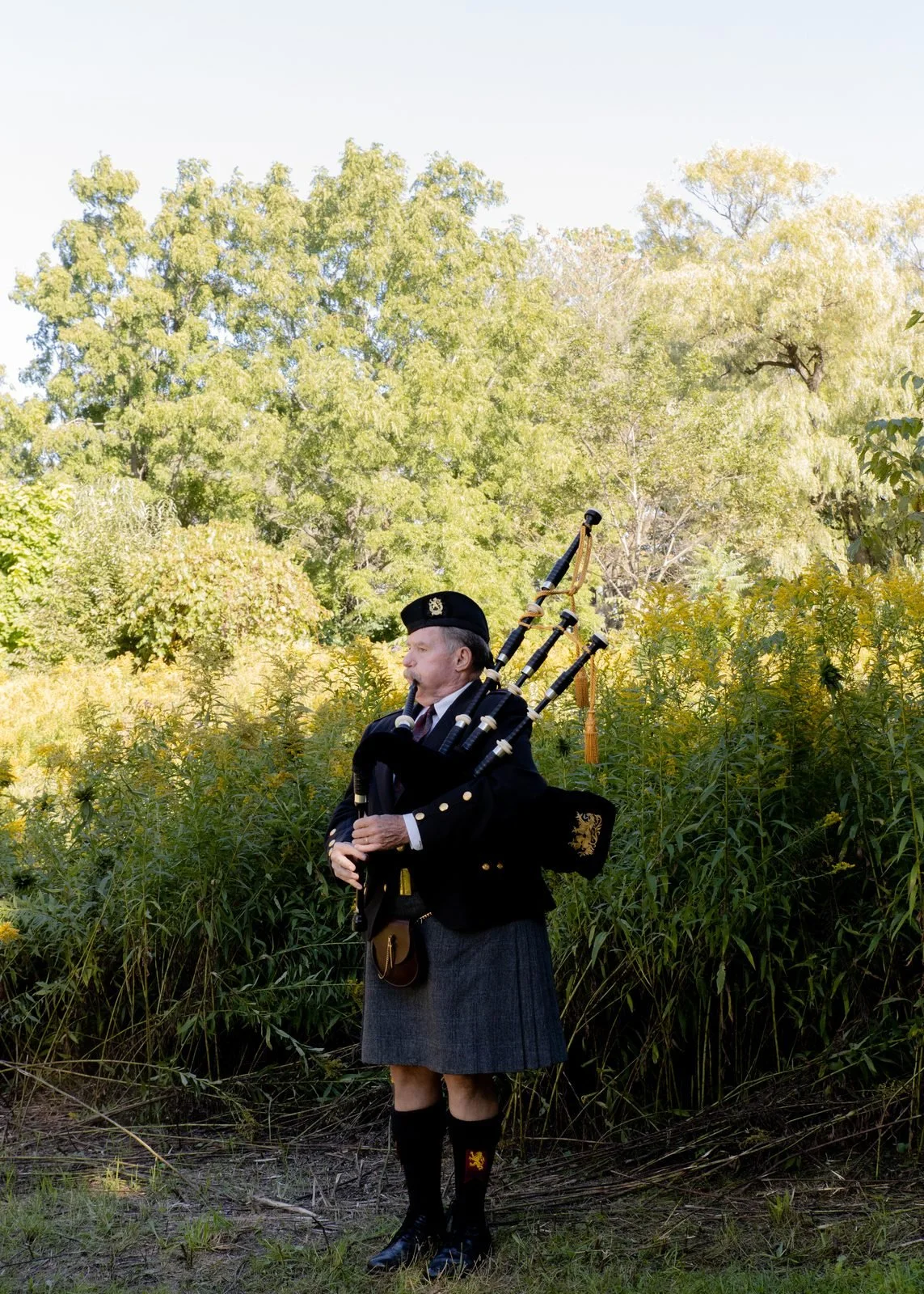 07-bagpiper.jpg
