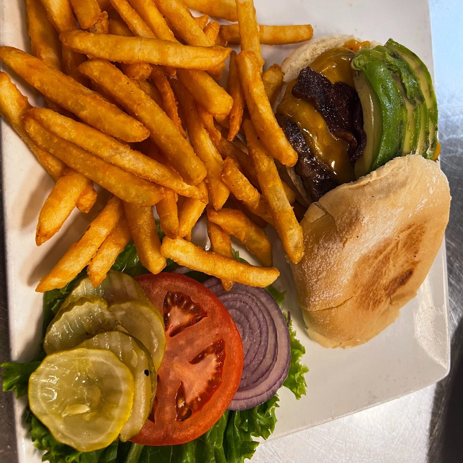 Fries on the side, flavor all the way. 🍟🔥 Swing by and enjoy a burger combo that never disappoints.
Join us today!
📌 405 Silver St, Elko
#lunchbreak #brunchspot #burgerlife #patiodining #outdoordining