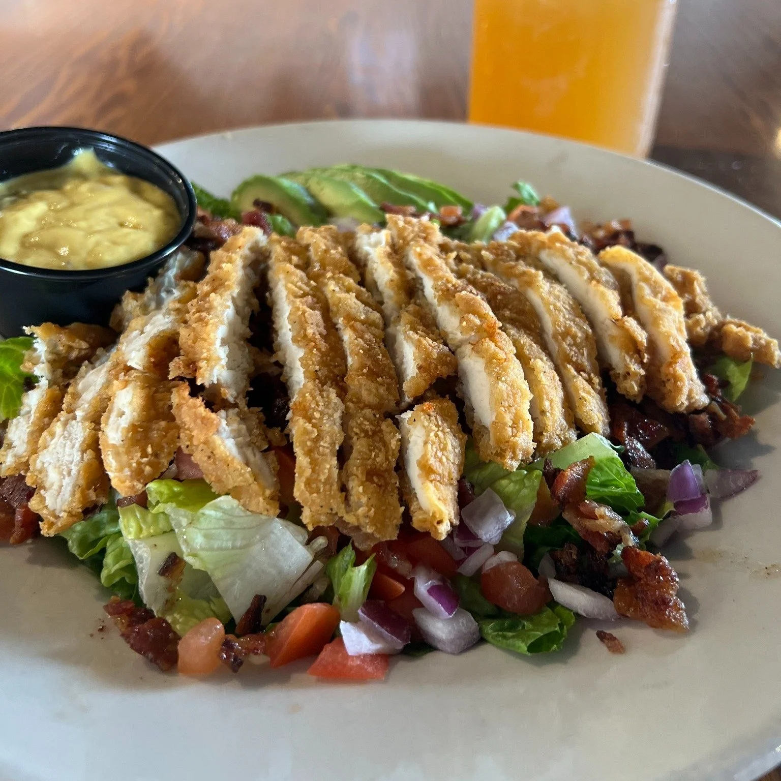 Whether you’re grabbing a bite on your break or meeting up with friends, Dreez is the spot for a delicious lunch done right.
Take a look at our menu online!
#lunchbreak #brunchspot #burgerlife #patiodining #outdoordining